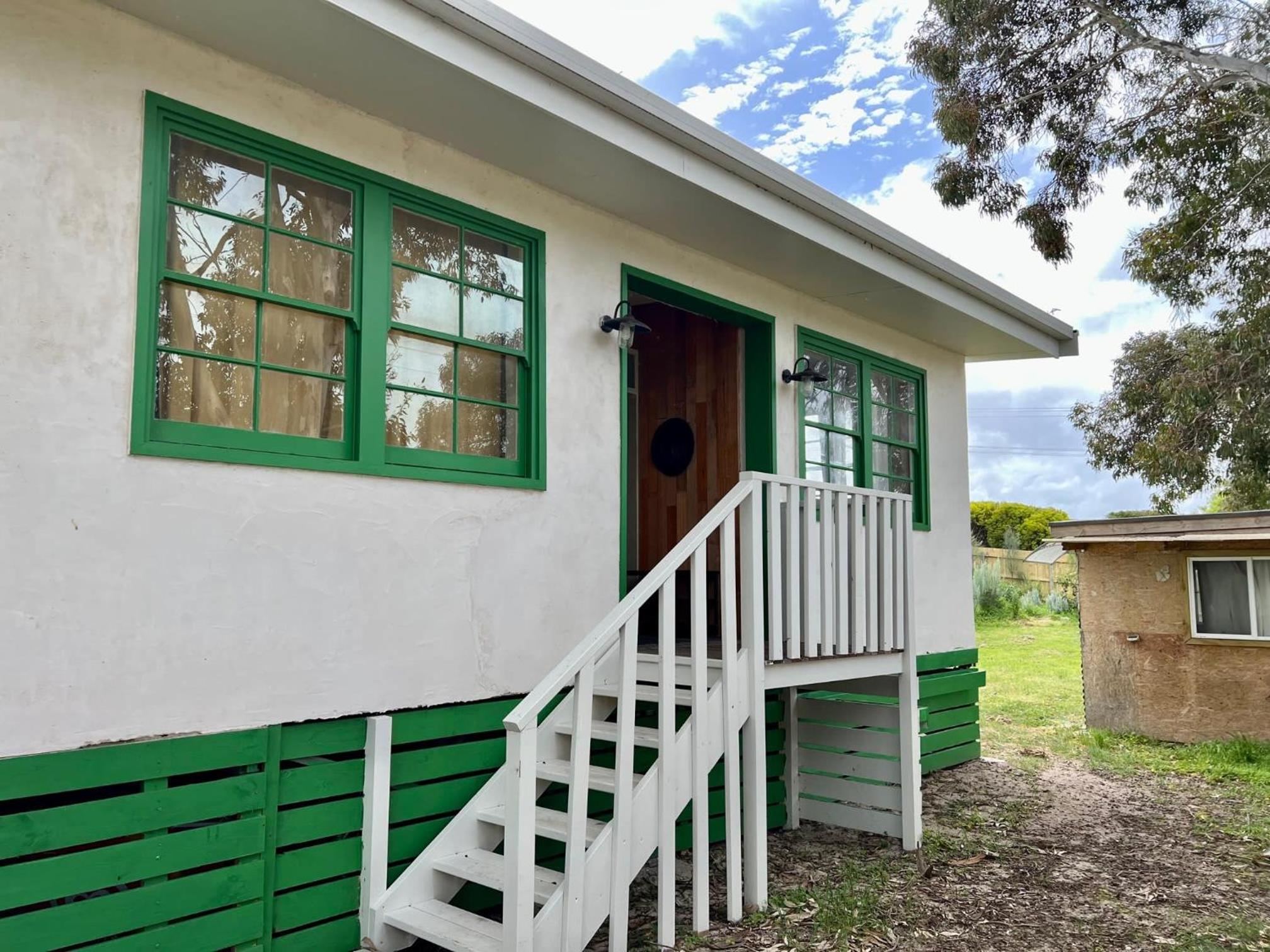 The Green House Dening Street Robe