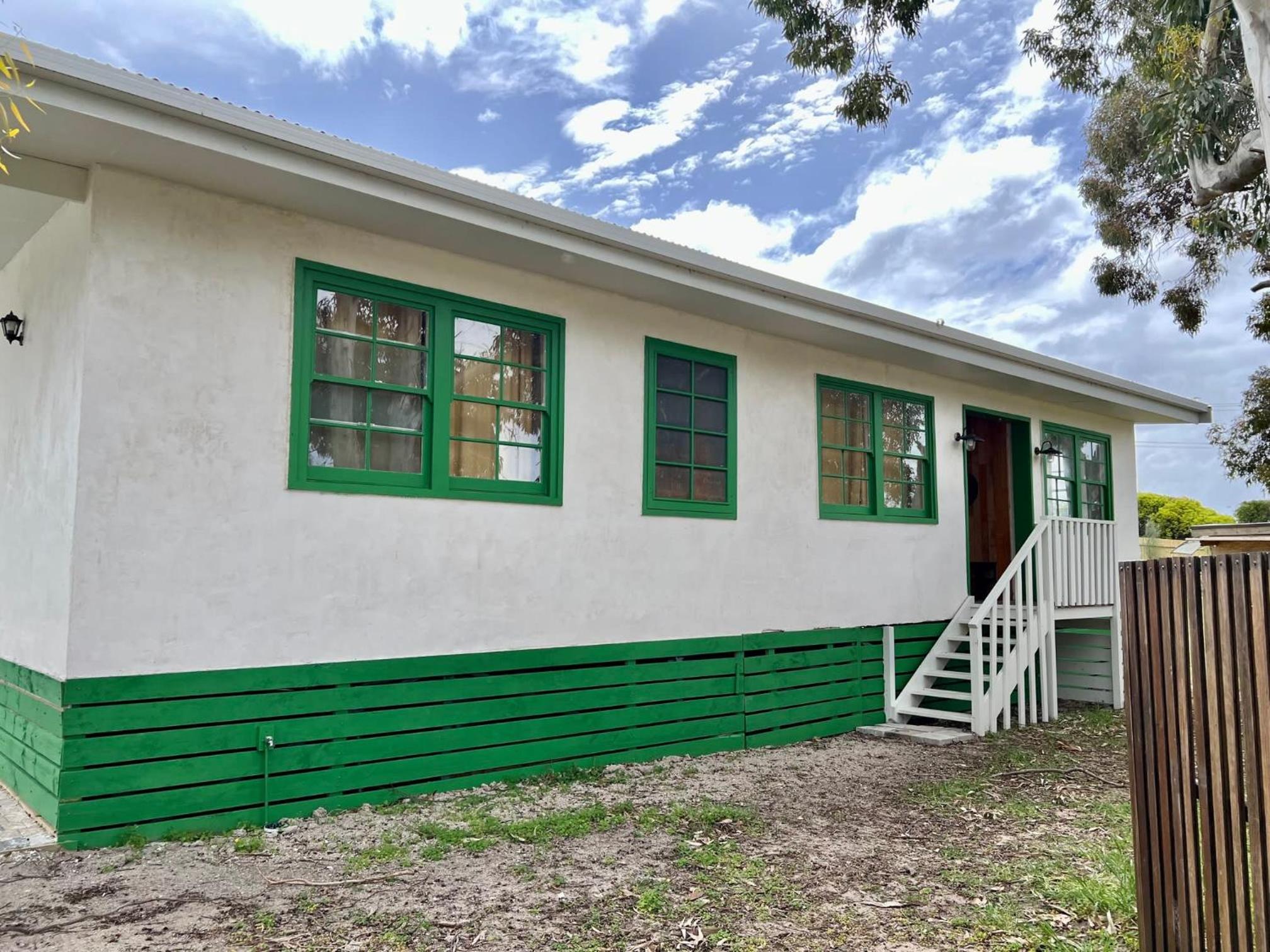 The Green House Dening Street Robe