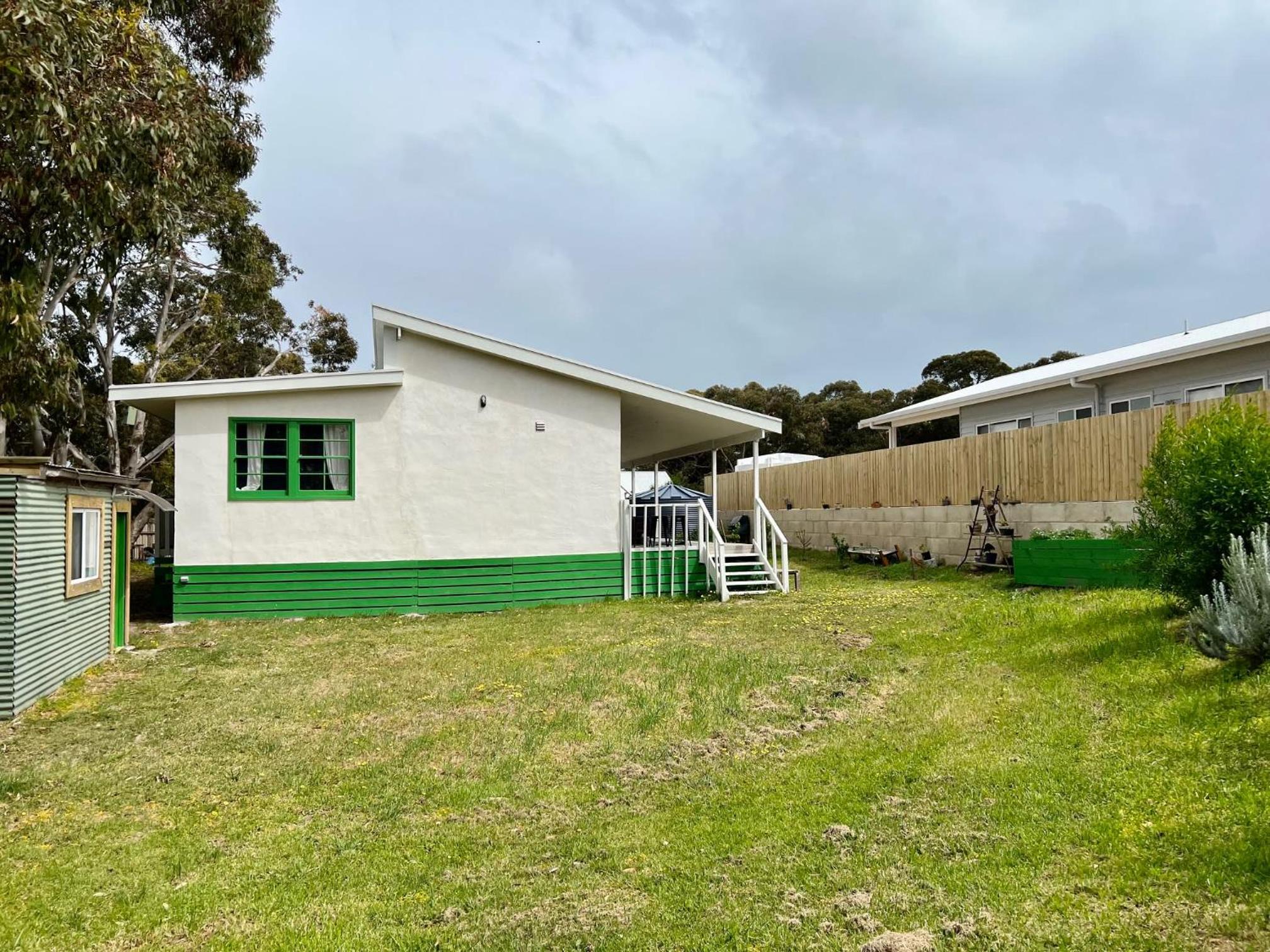 The Green House Dening Street Robe