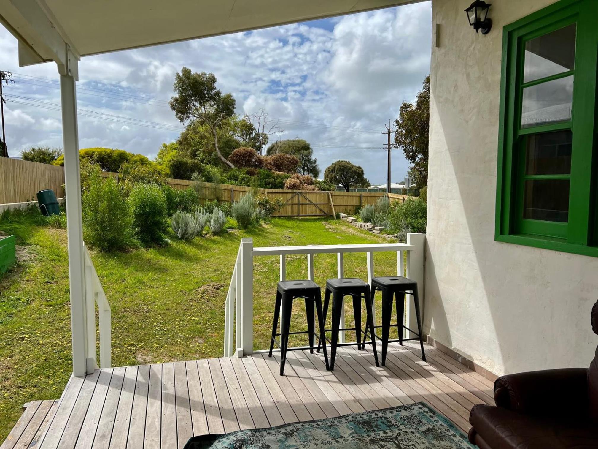 The Green House Dening Street Robe