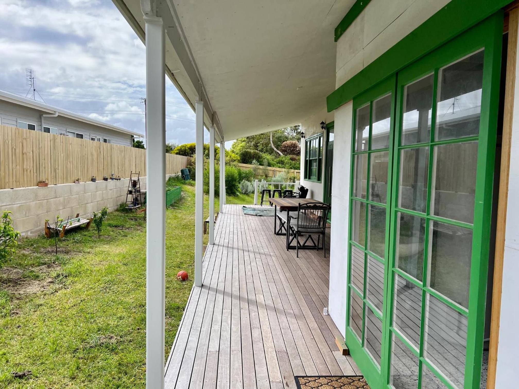 The Green House Dening Street Robe