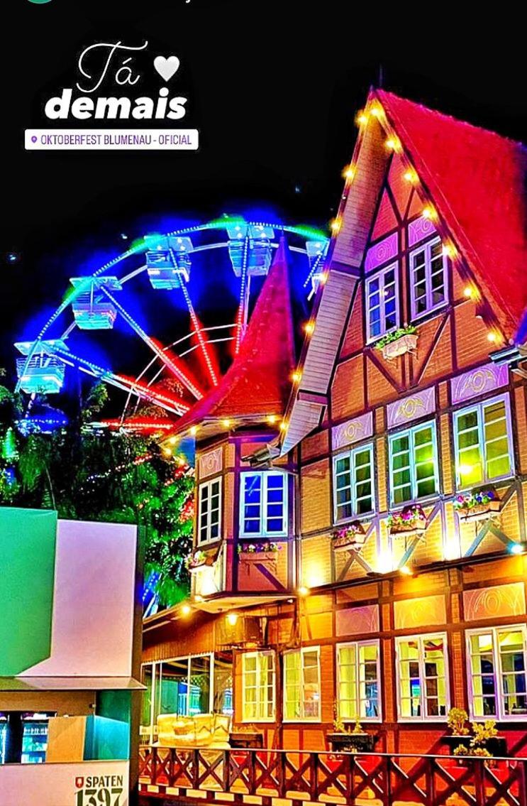 Apartamento Moderno ao Lado da Oktoberfest - Piscina & Academia - Wi-Fi & Estacionamento Gratuito