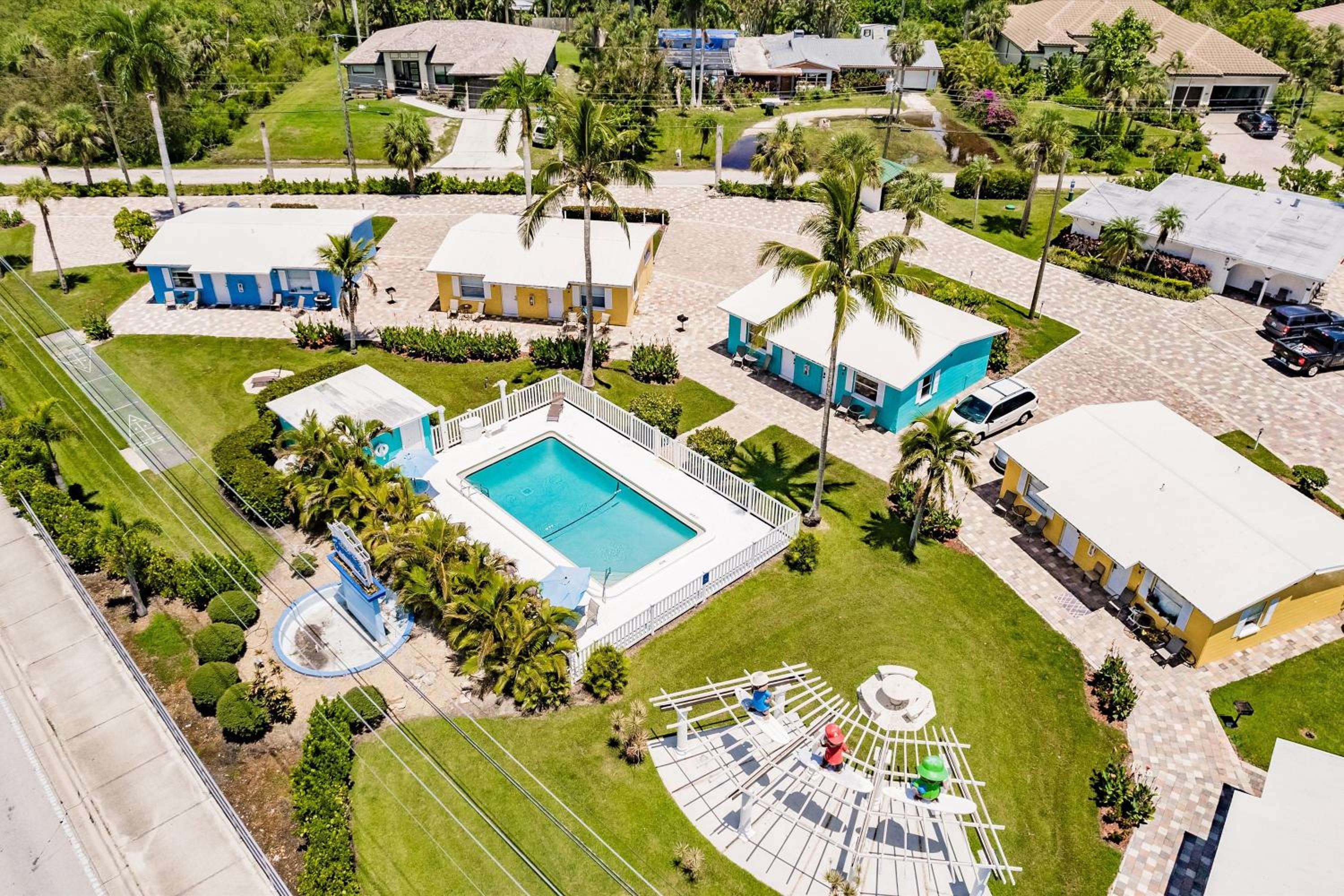 Poolside King Cottage with Kitchen - 10 Minutes to Beach! view 4