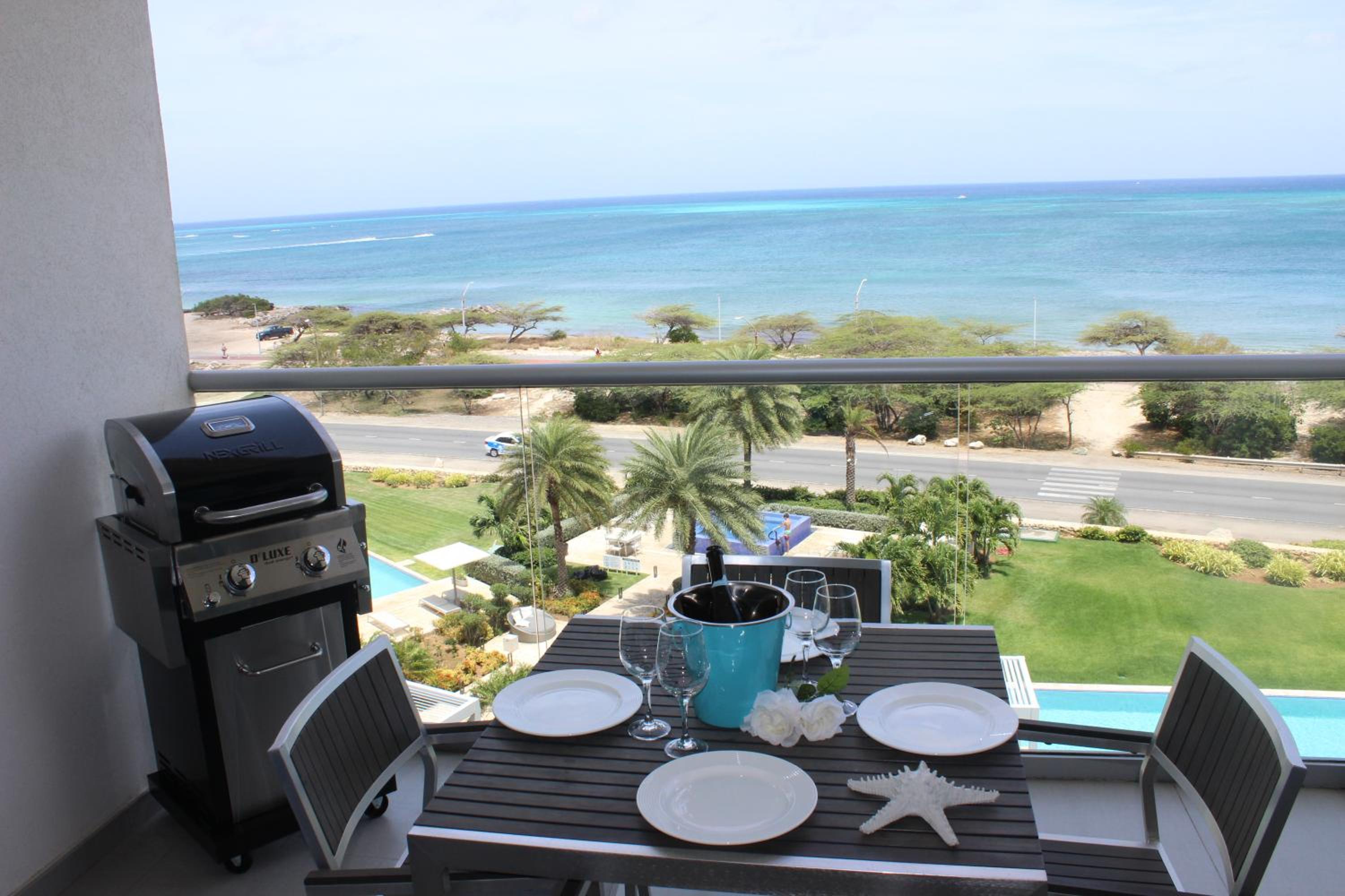 Azure 515 Aruba Vacation Sunset Breeze