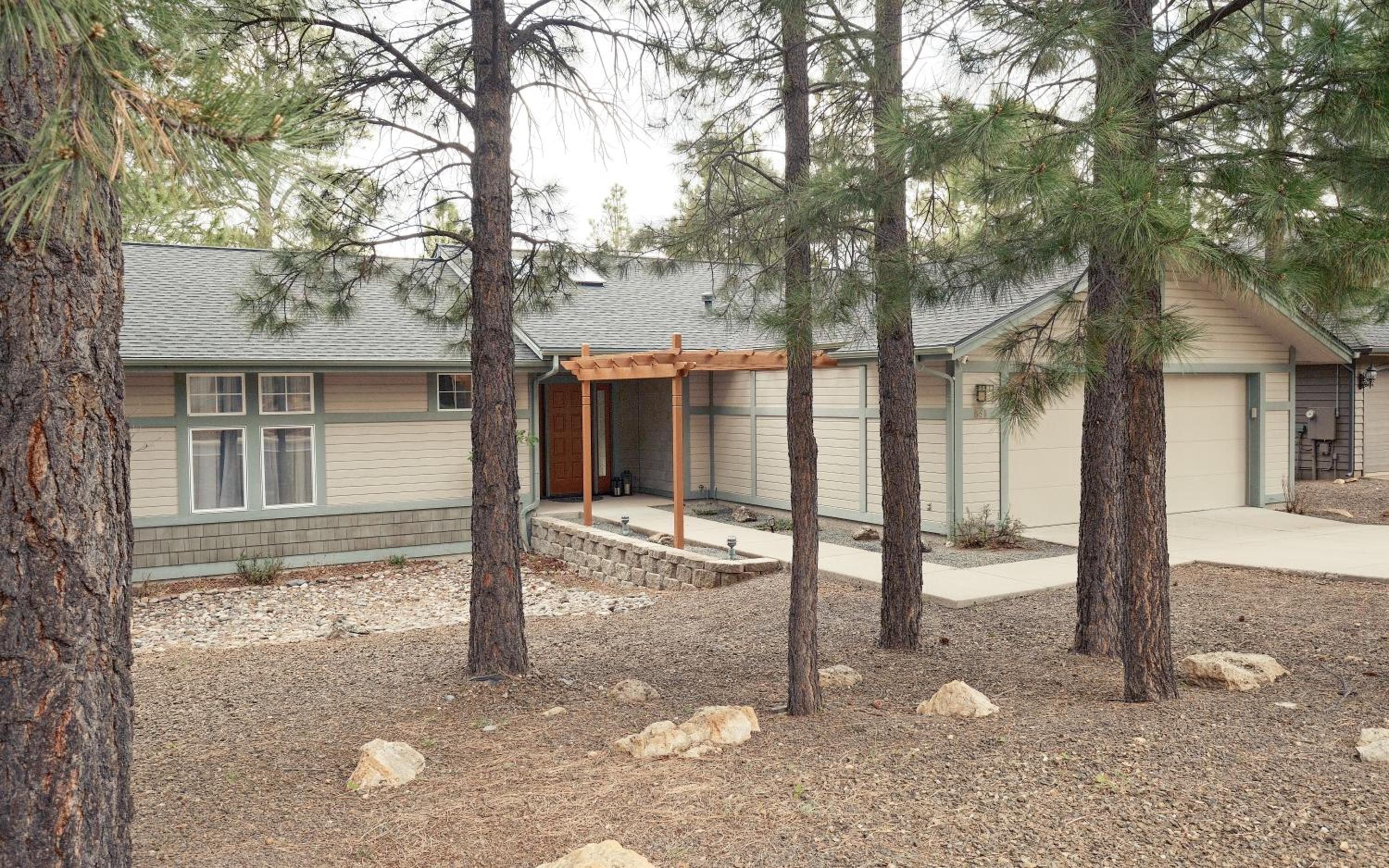 Upscale, Bright Family Retreat with Nature Views view 2