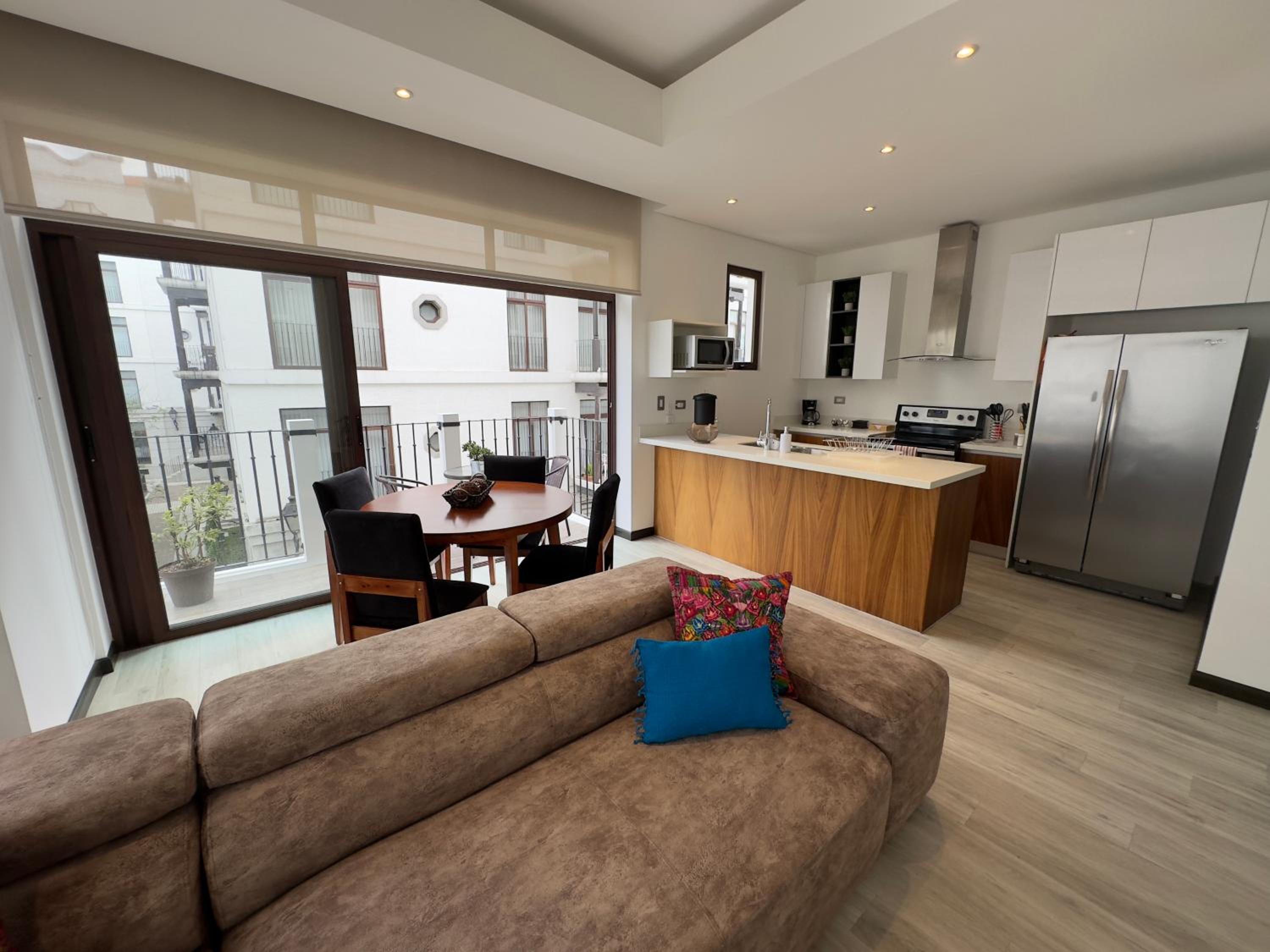 L2A 205 - Boutique apartamento en Cayalá para 5 huéspedes view 3