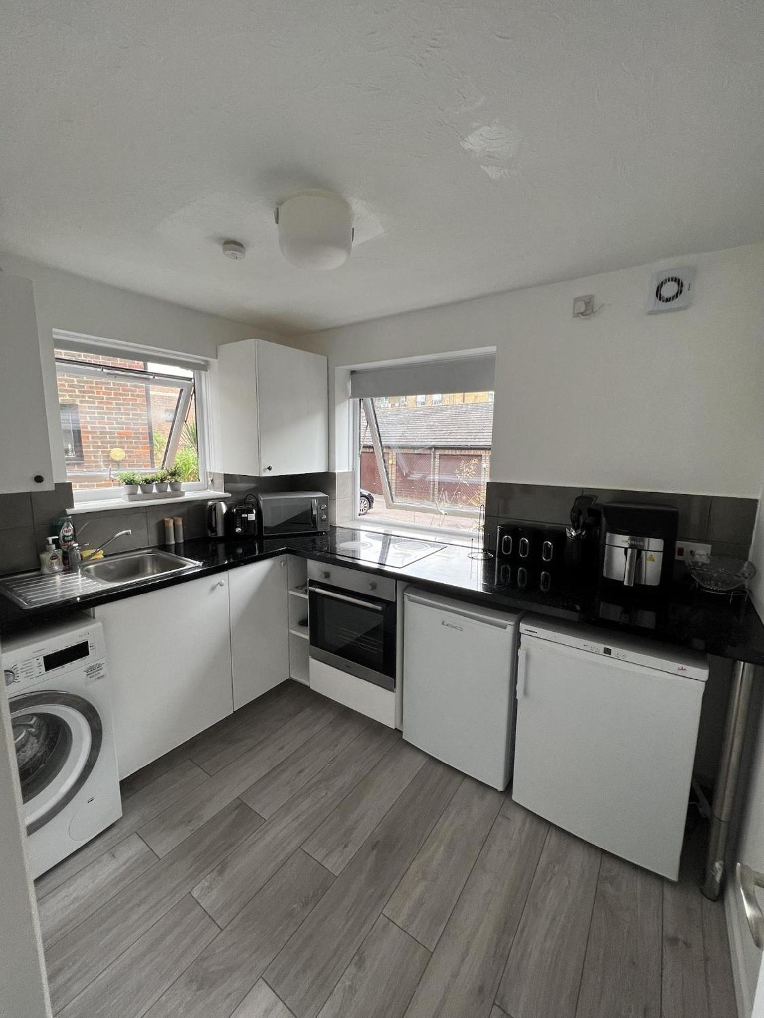Canary Wharf Haven - Spacious & Homely Entire 1 Bedroom Flat