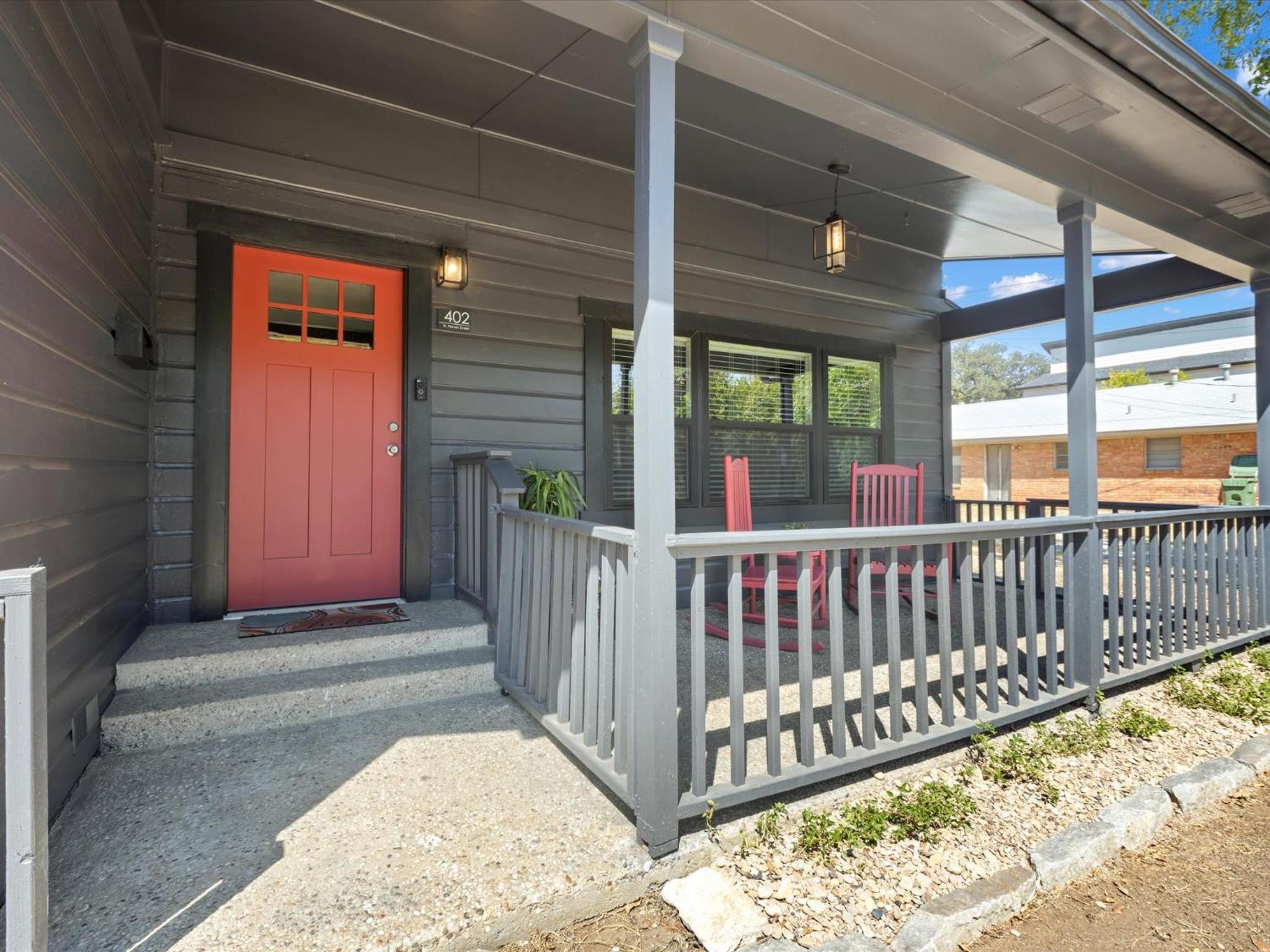 Cozy Arlington Bungalow 4/Mins to AT&T Stadium