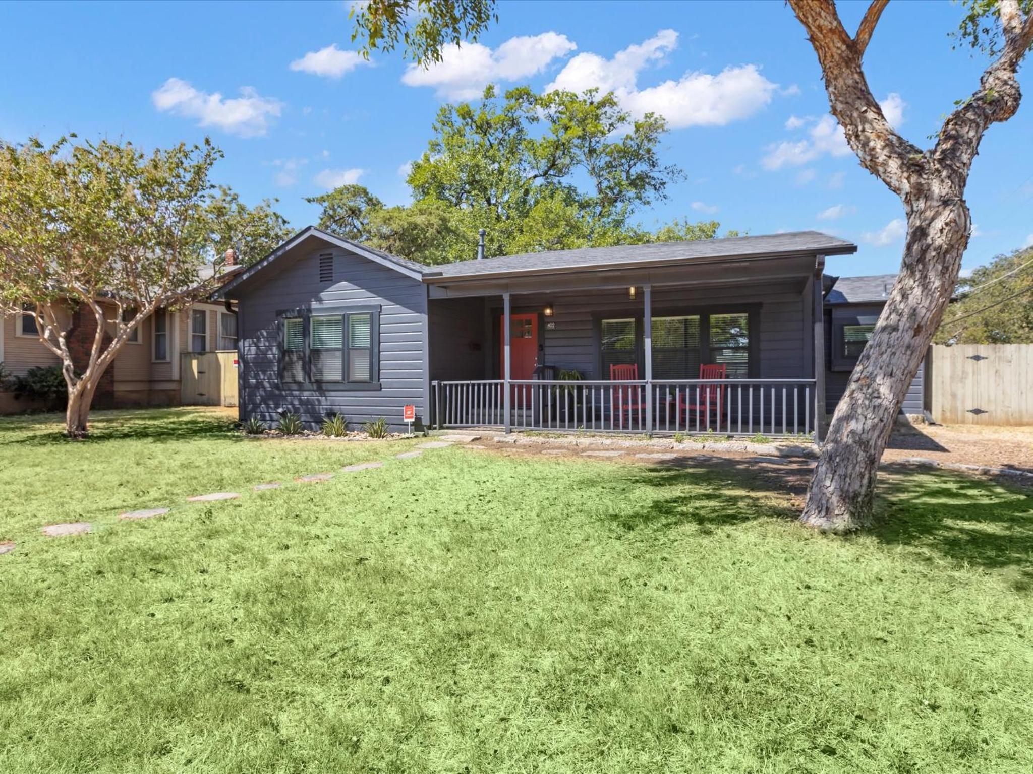Cozy Arlington Bungalow 4/Mins to AT&T Stadium