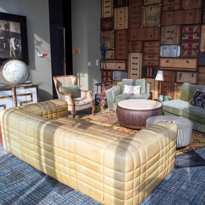 906B URBN Barrio Escalante Estudio con Aire Acondicionado y Parqueo