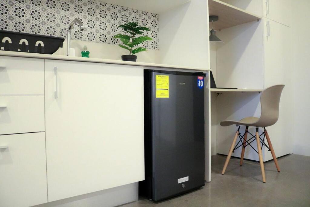 906B URBN Barrio Escalante Estudio con Aire Acondicionado y Parqueo