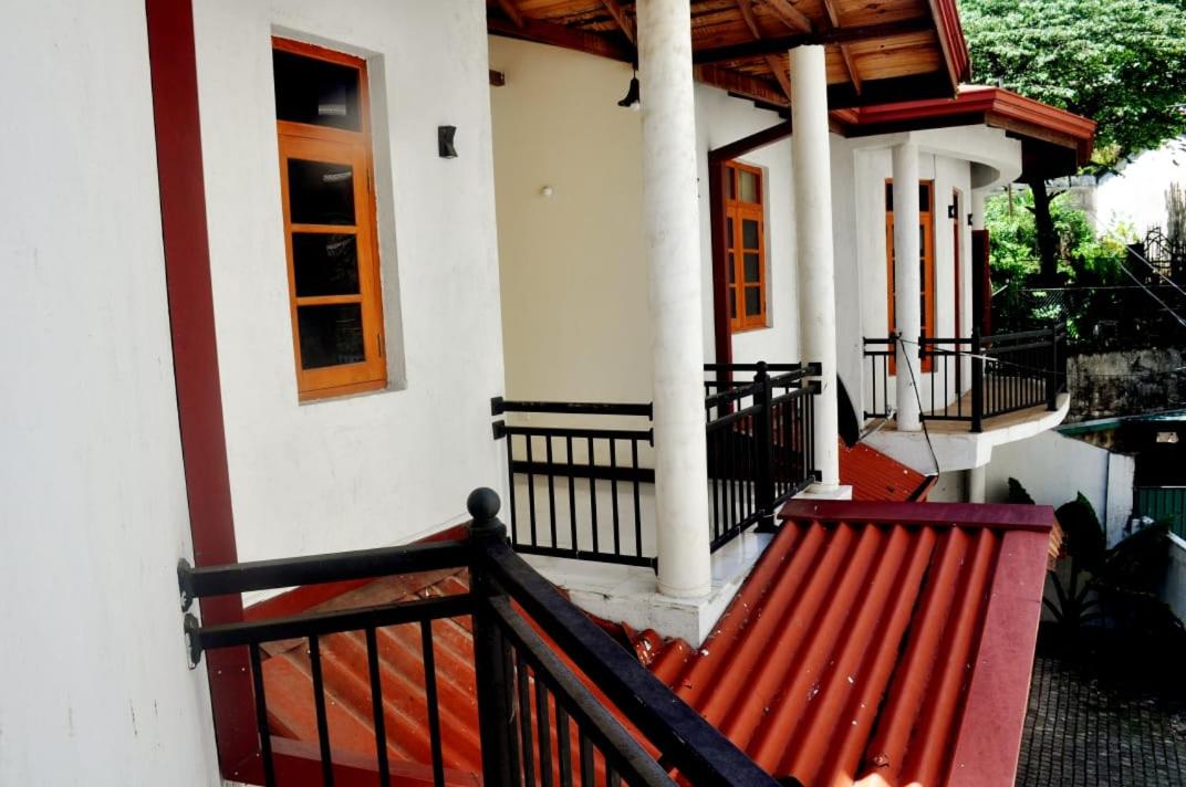 MALWATHTHA MOUNT VILLA KANDY
