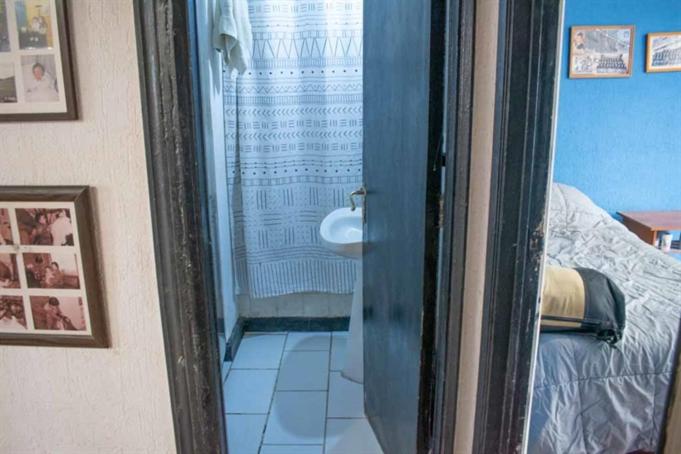 Habitación en dpto Paseo Bulnes