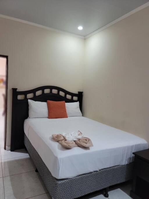 Spacious & Spotless new house, 4 BRs view 2