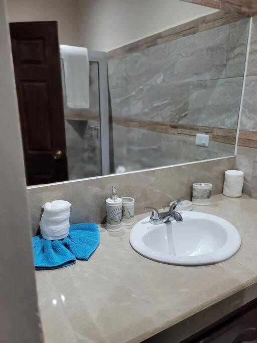 Spacious & Spotless new house, 4 BRs view 4