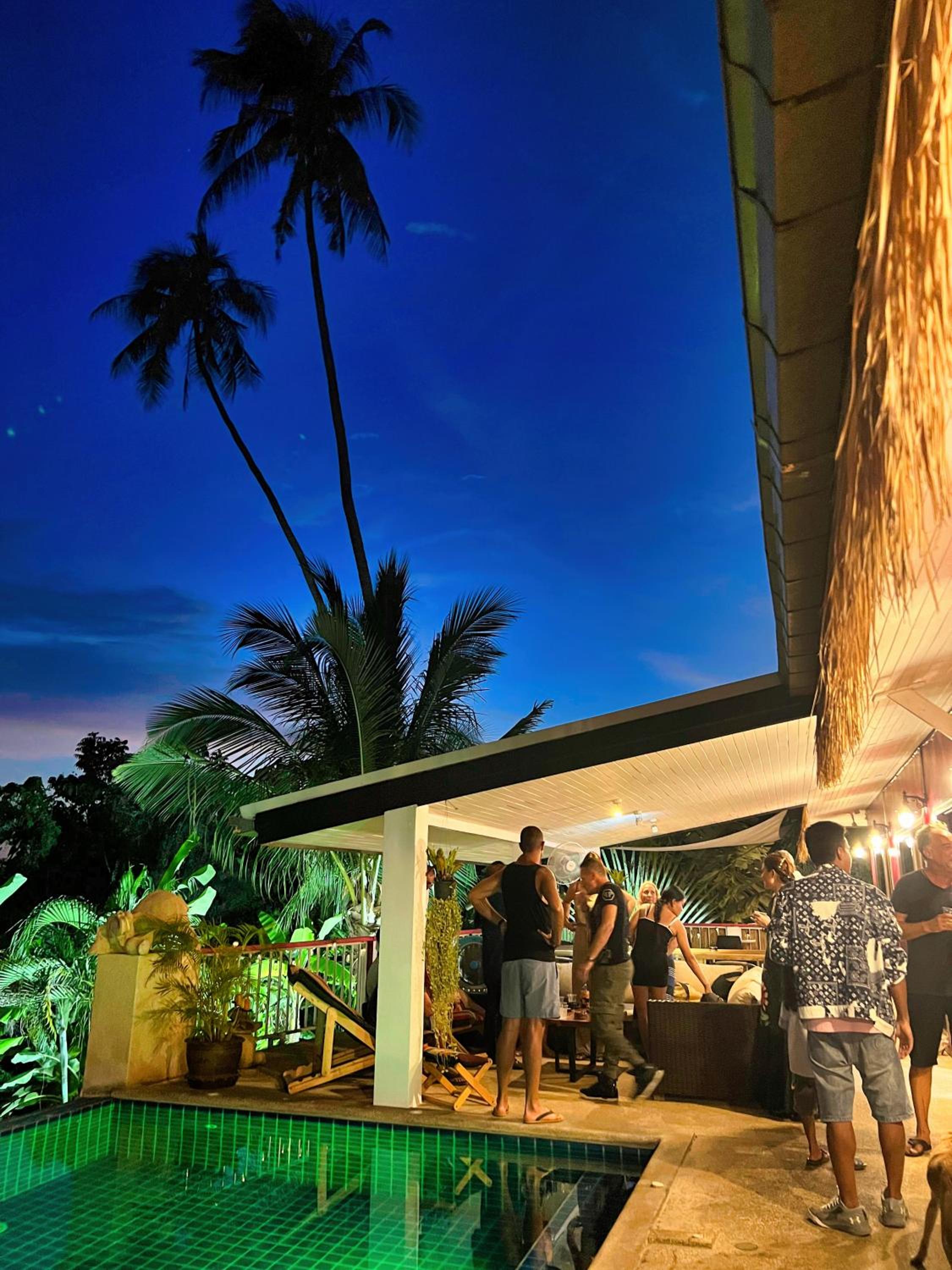 Pink House Guest House Lamai - Pool & Sea View