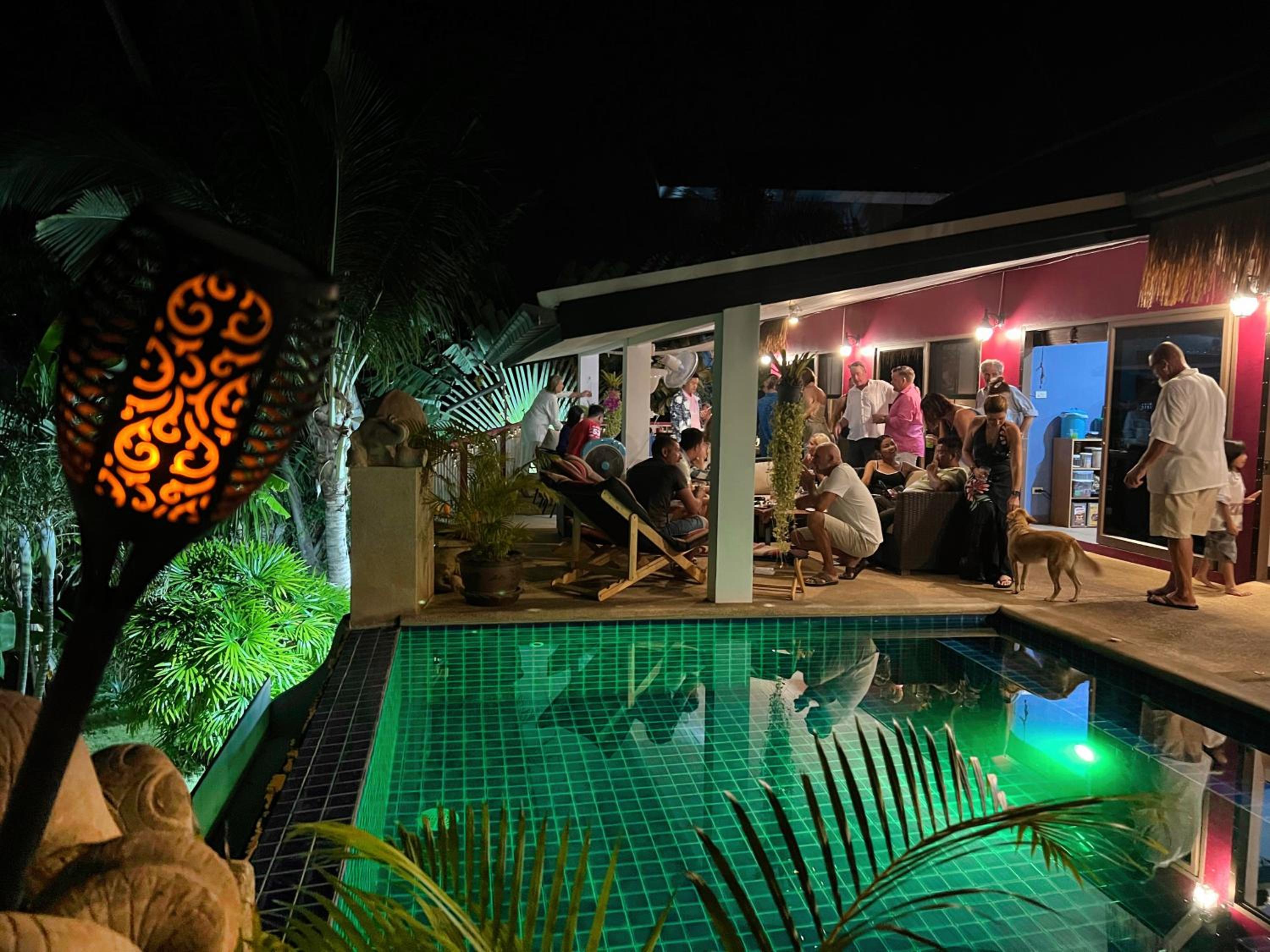 Pink House Guest House Lamai - Pool & Sea View