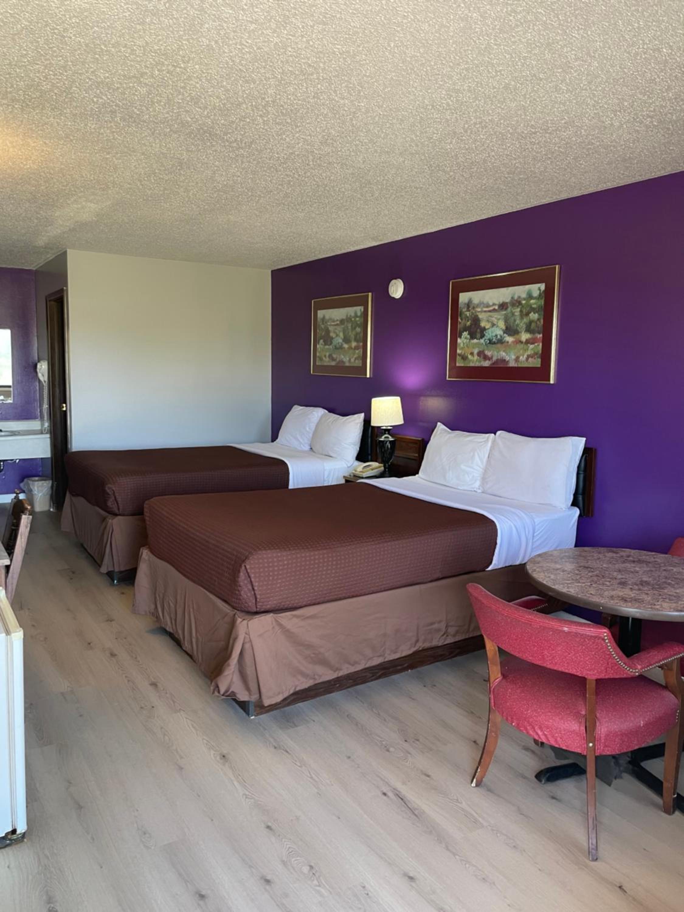 Budget Host Inn