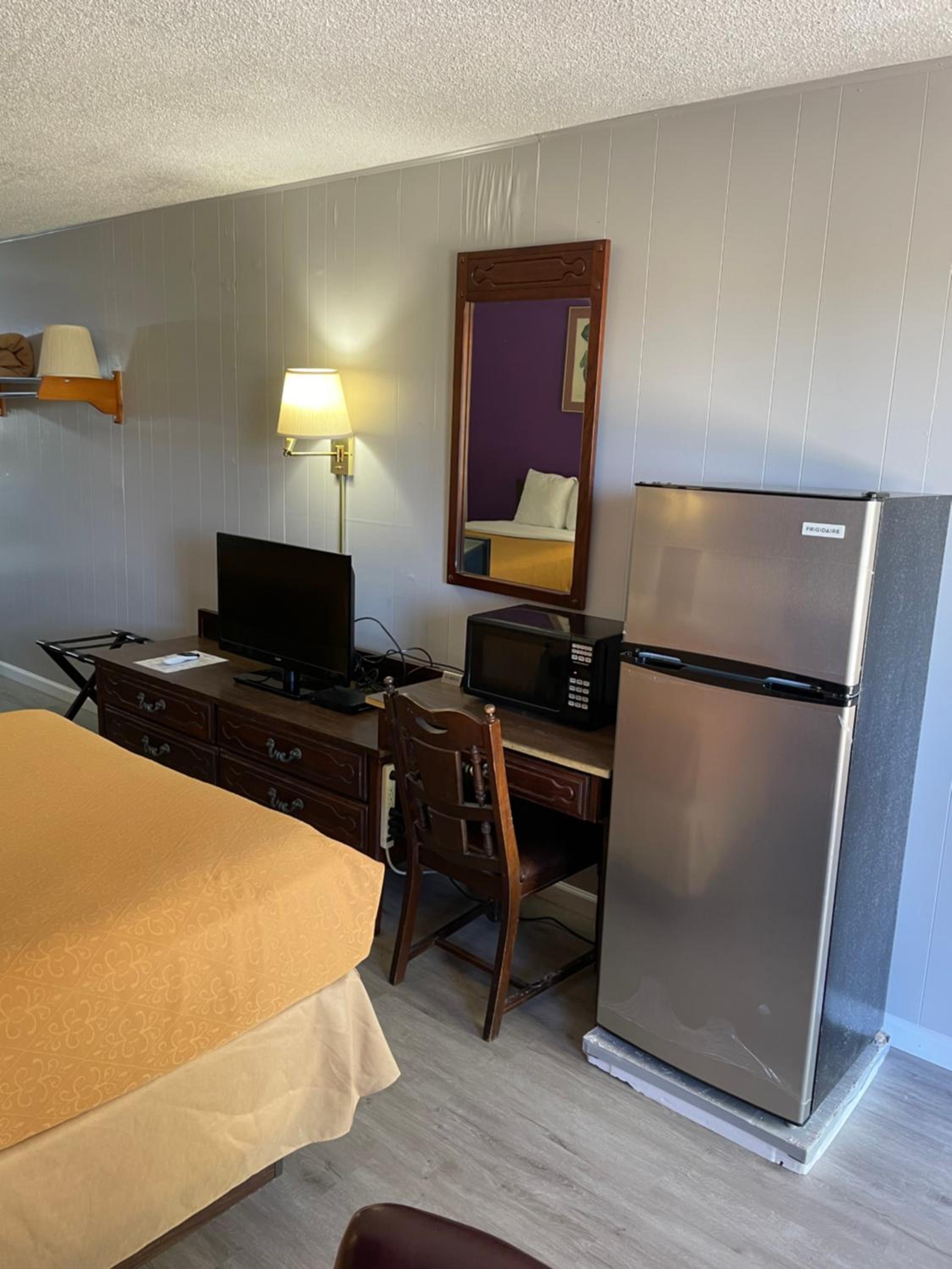 Budget Host Inn