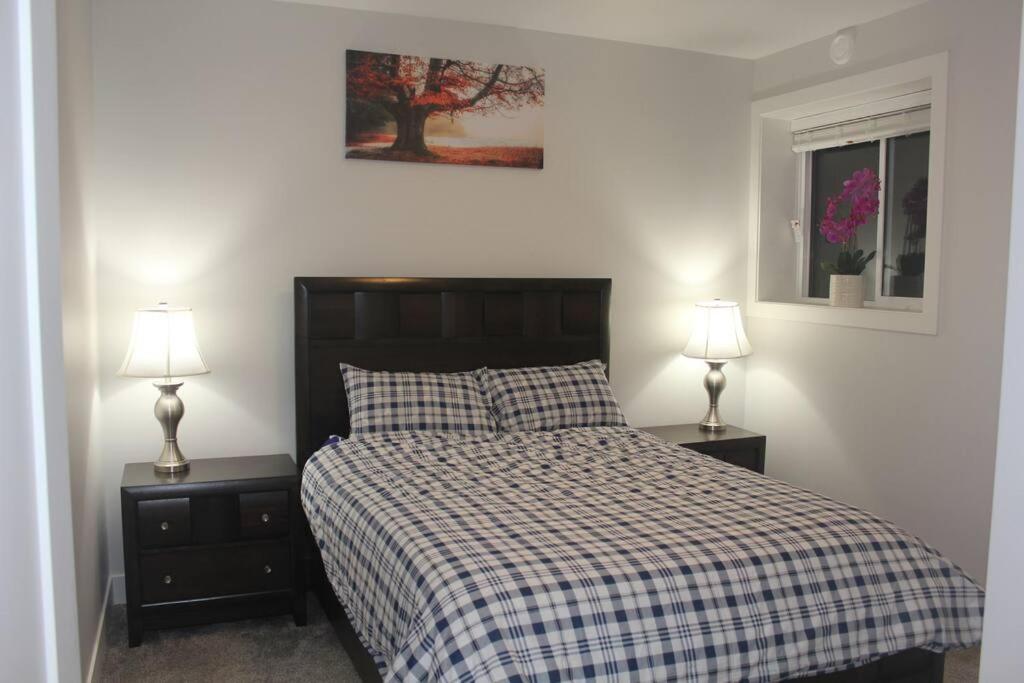 2 Bedroom Basement Suite With Kitchen and Laundry