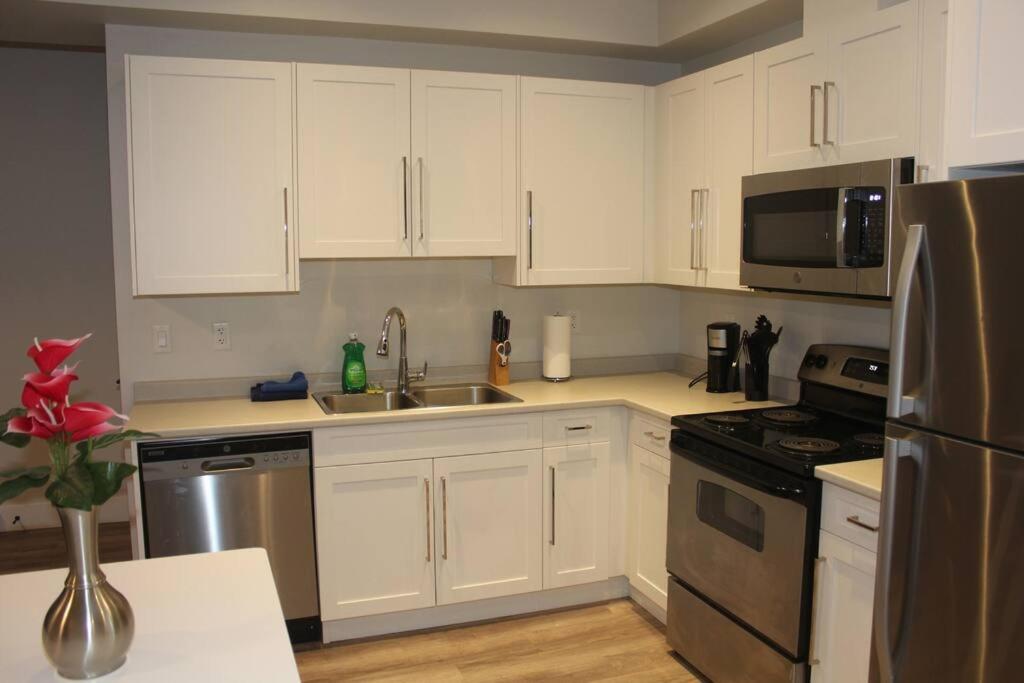 2 Bedroom Basement Suite With Kitchen and Laundry