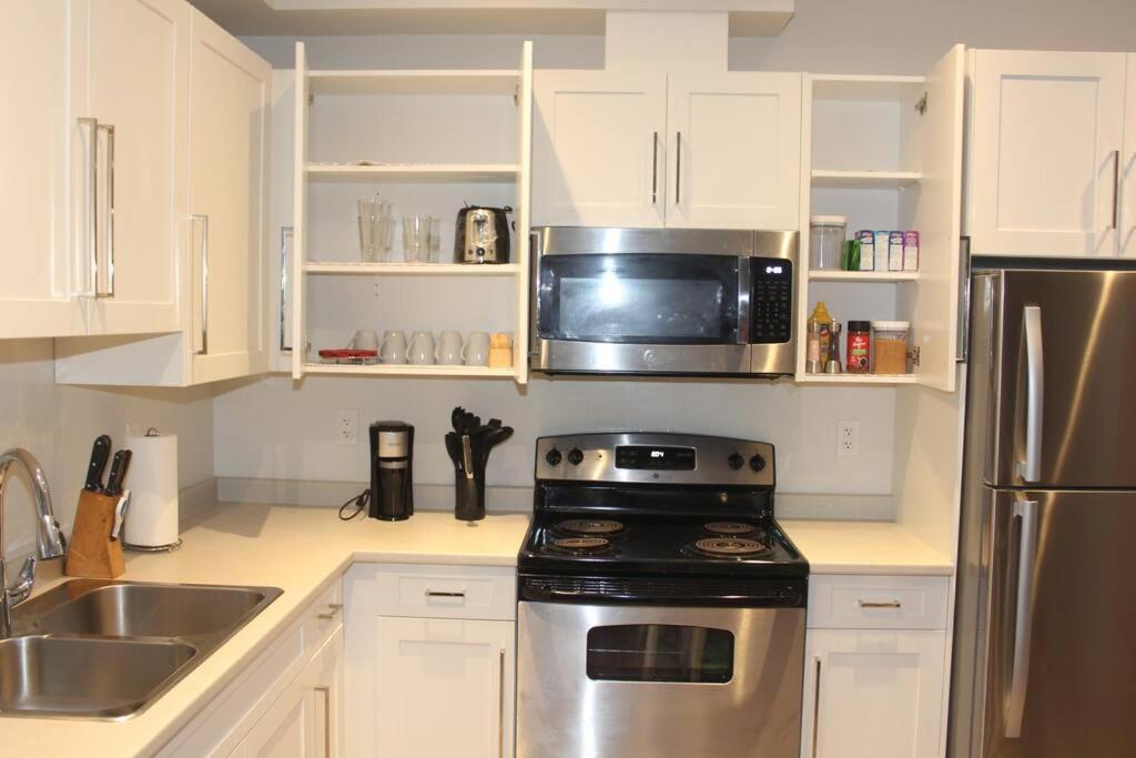2 Bedroom Basement Suite With Kitchen and Laundry