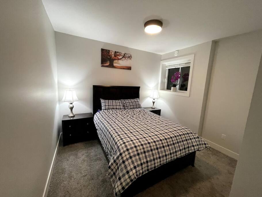 2 Bedroom Basement Suite With Kitchen and Laundry