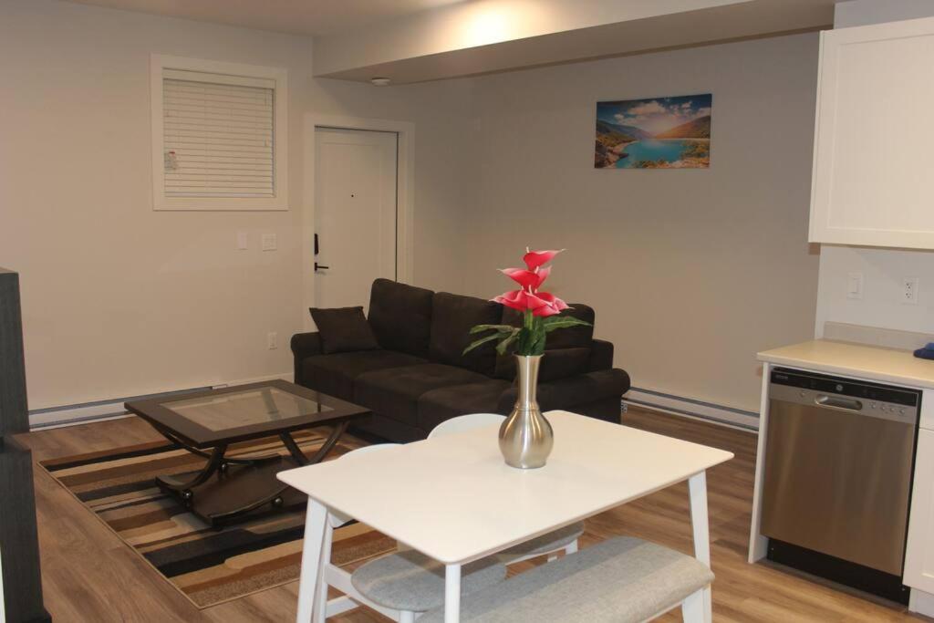 2 Bedroom Basement Suite With Kitchen and Laundry