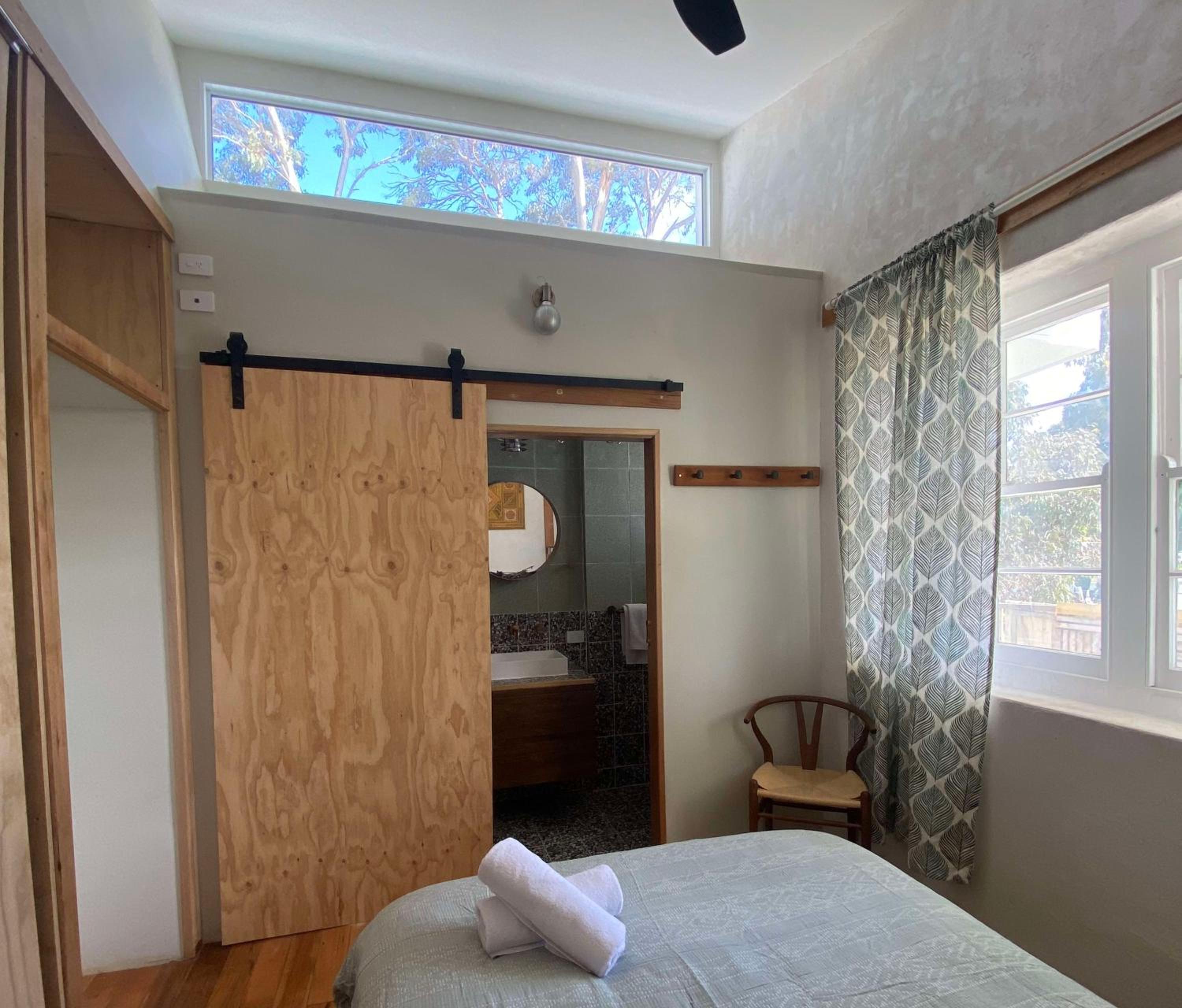 The Green House Dening Street Robe