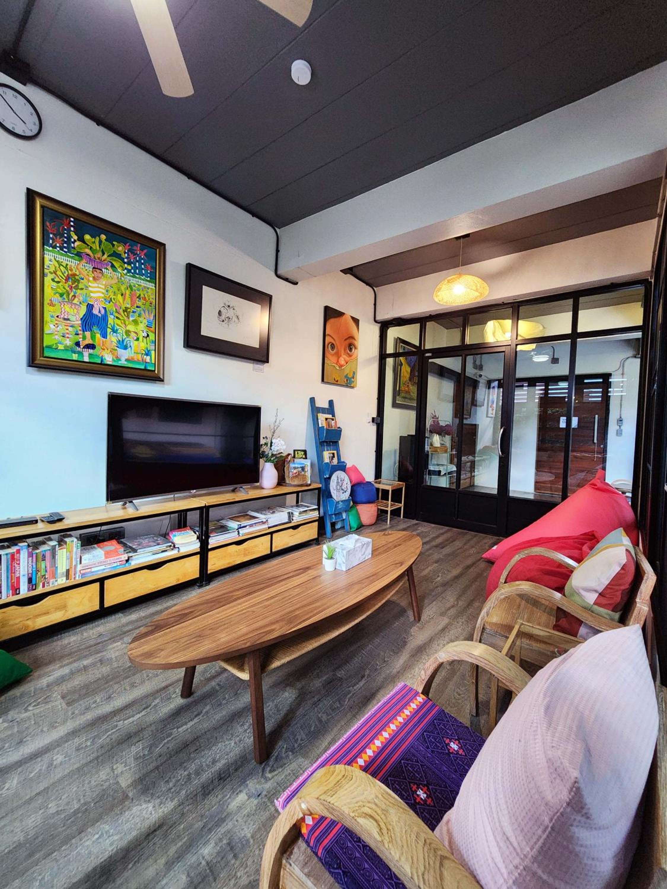 Baan Mai Kradan Hostel Chiang Rai