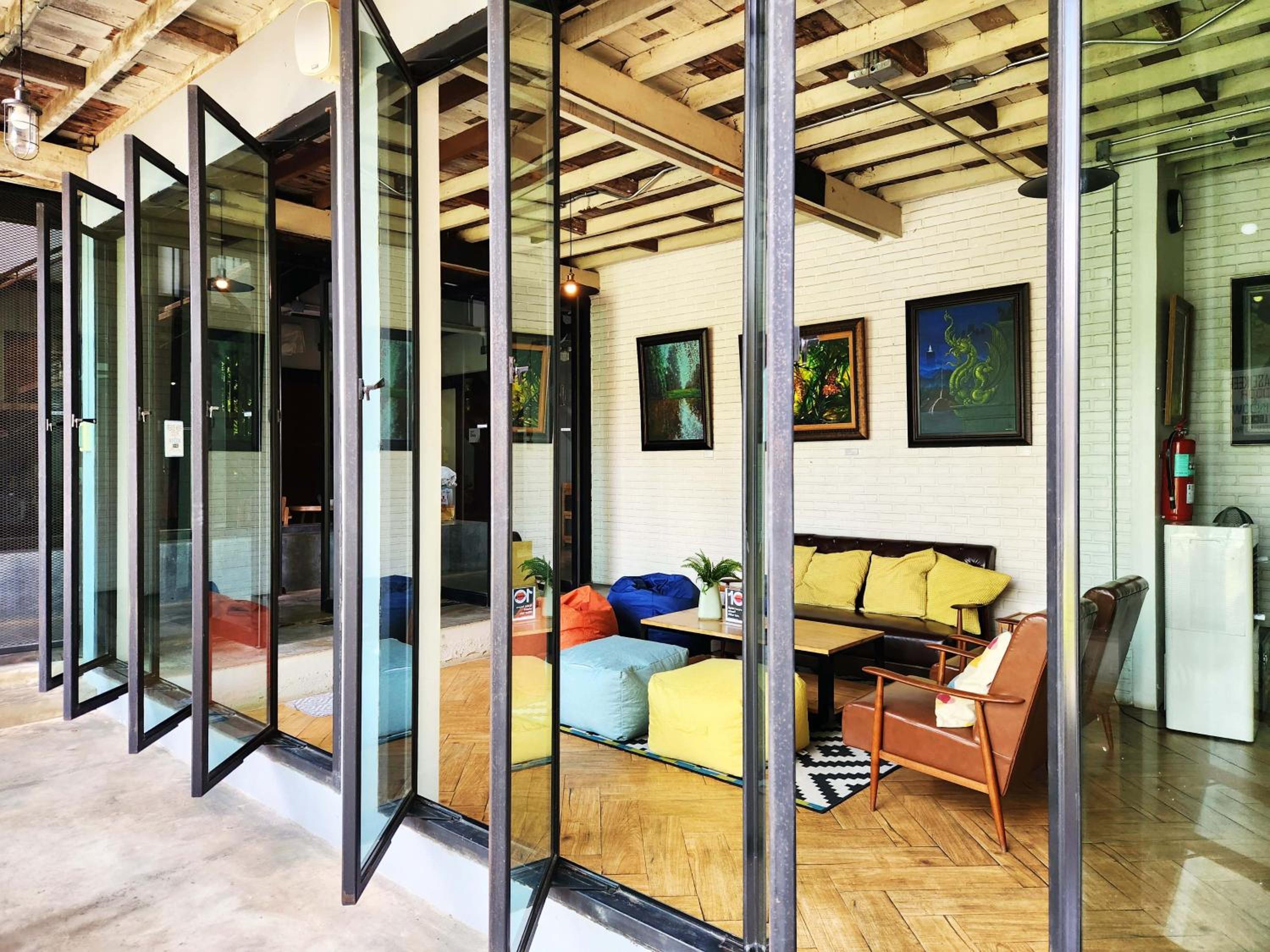 Baan Mai Kradan Hostel Chiang Rai