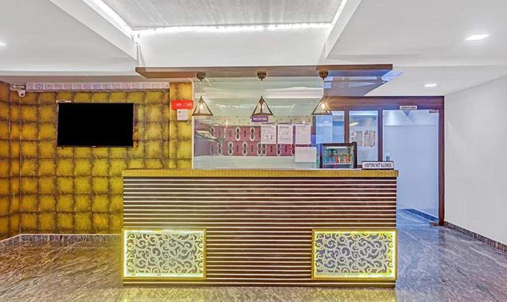 Lobby & Reception