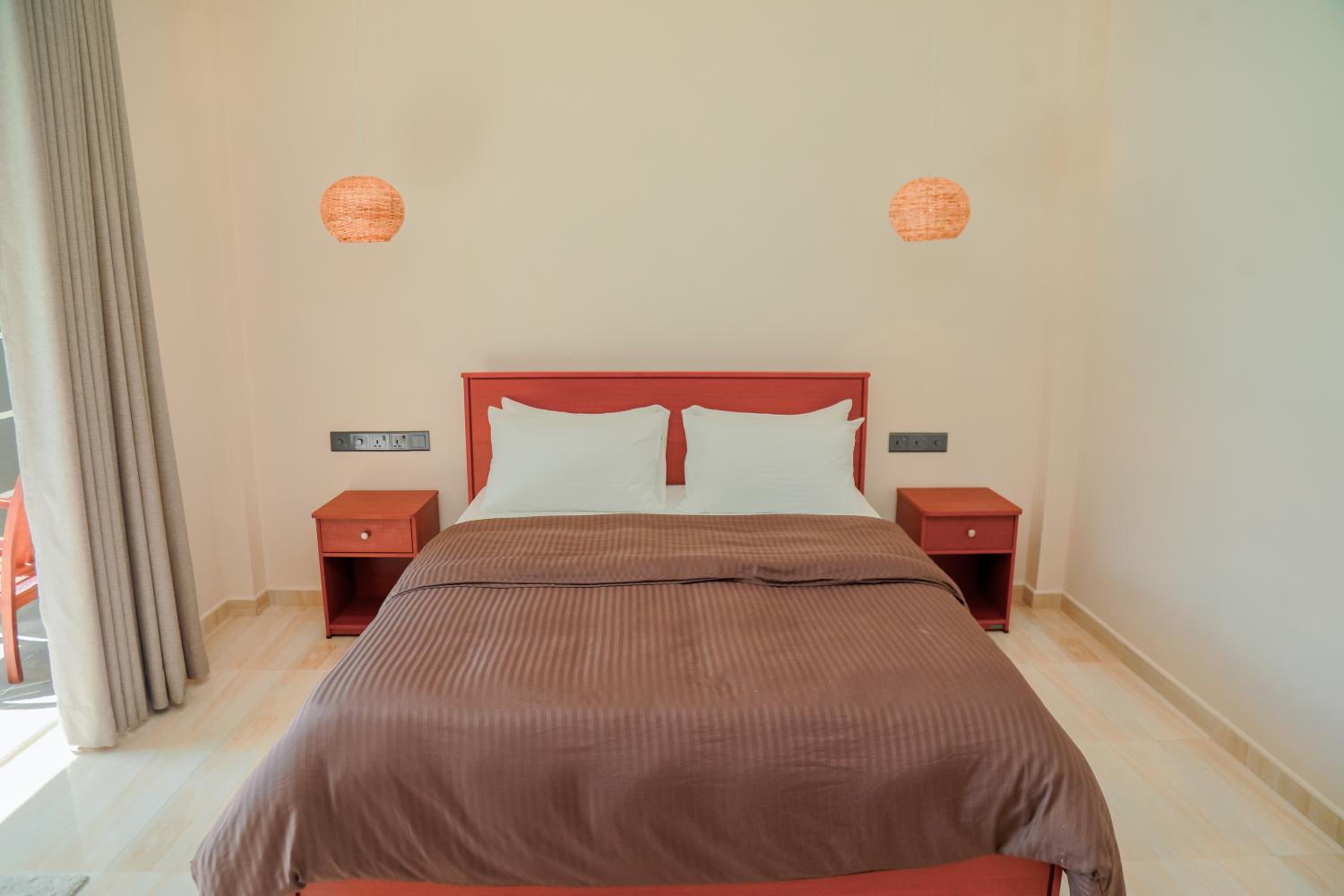 IBSON Villa - 02 Hikkaduwa with 4 Bedrooms & Salt Water Swimming Pool view 5