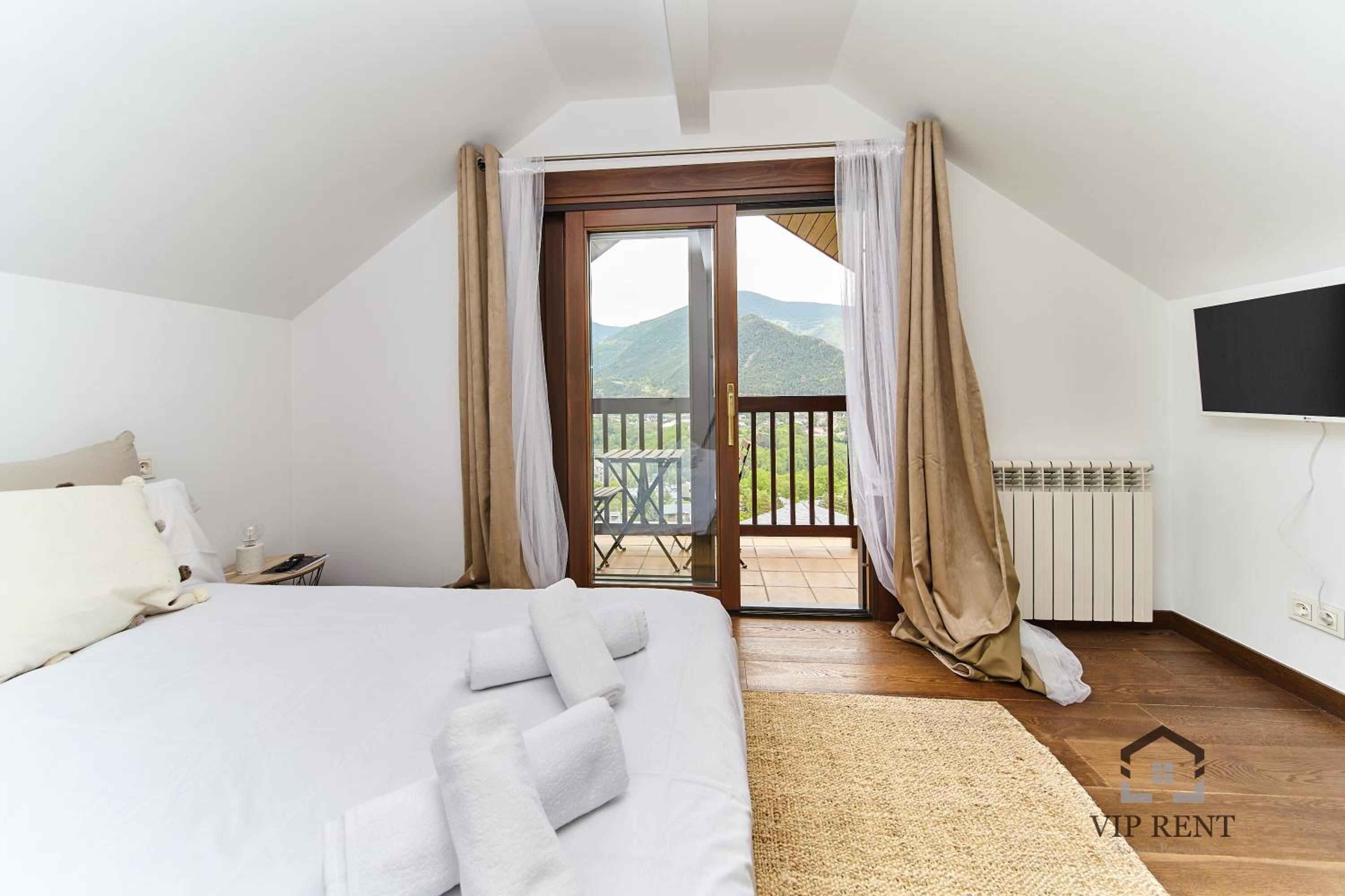 Chalet el Salze lujo con jardin y vistas en la Massana