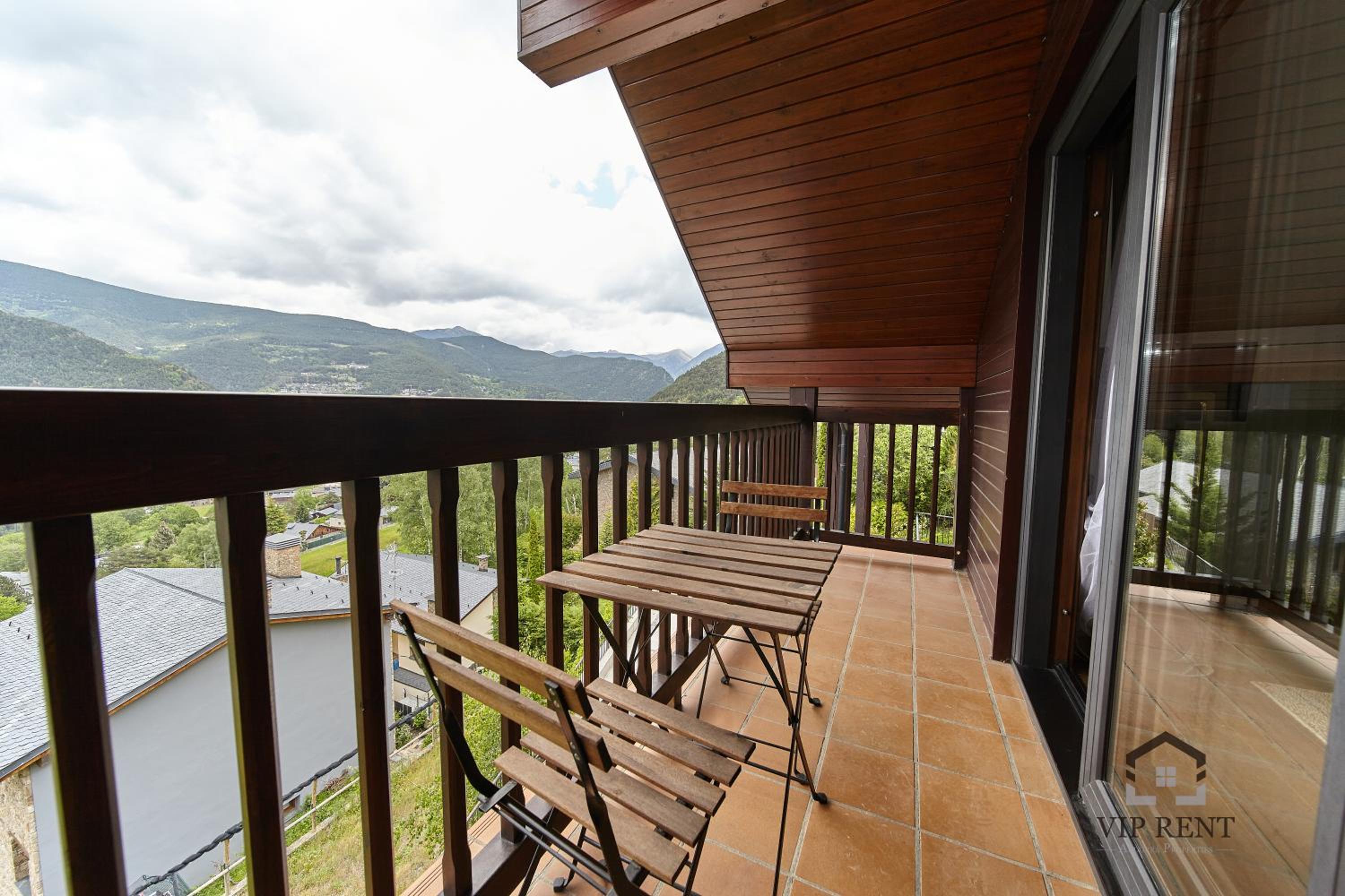 Chalet el Salze lujo con jardin y vistas en la Massana