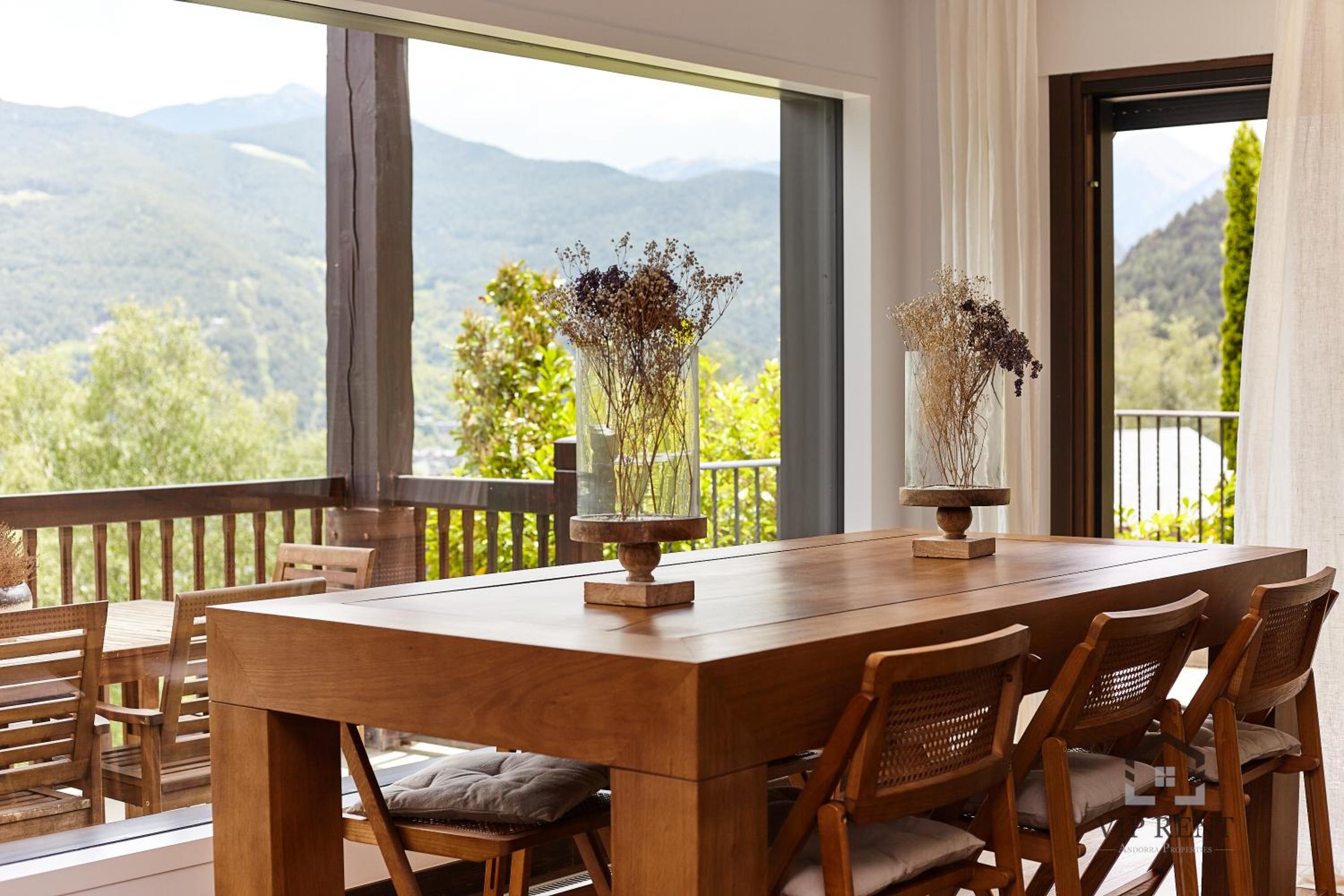 Chalet el Salze lujo con jardin y vistas en la Massana
