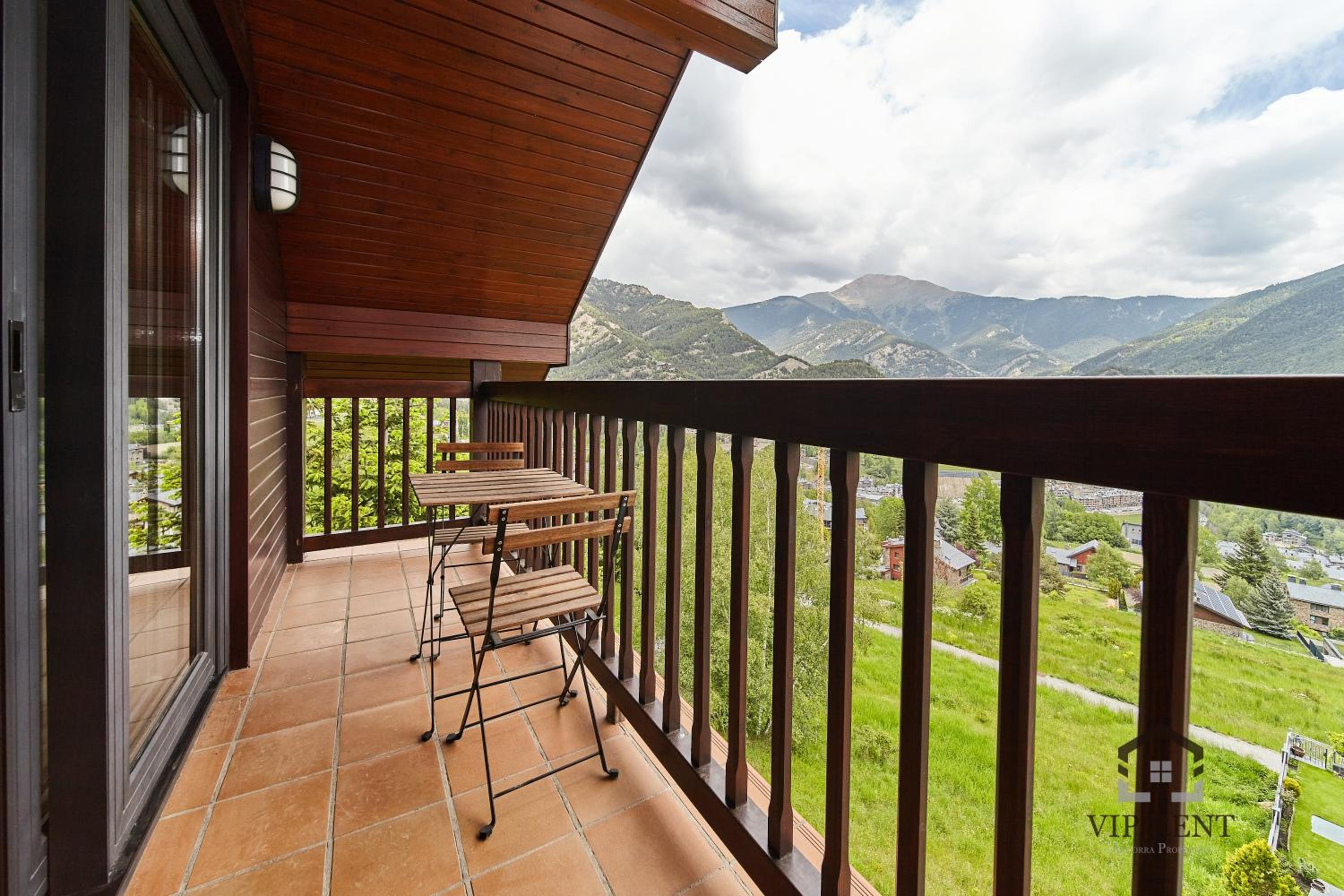 Chalet el Salze lujo con jardin y vistas en la Massana