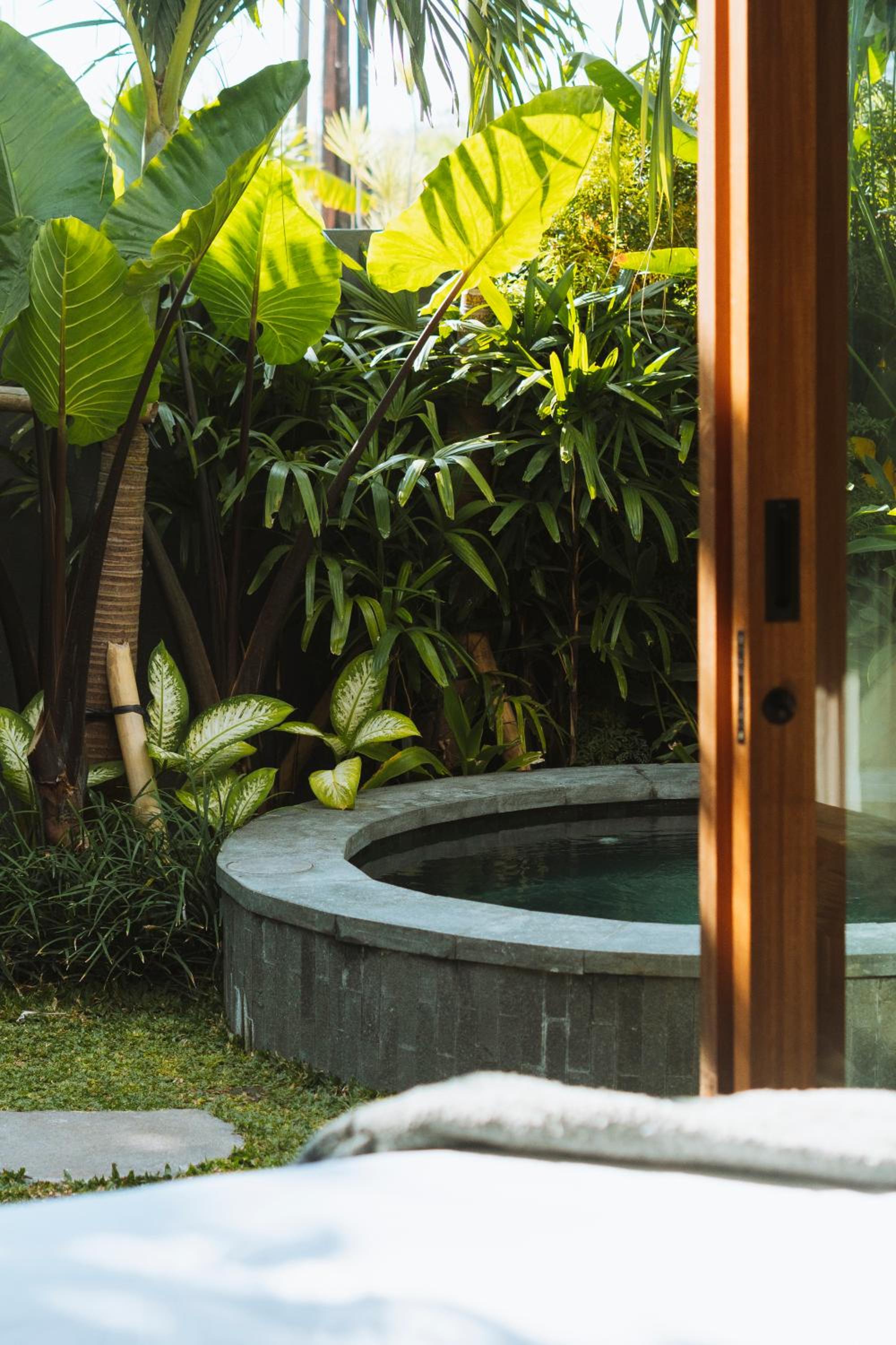 Masa Kecil Studio Uluwatu - Stylish 1 BR Studio with Refreshing Plunge Pool and Private Garden