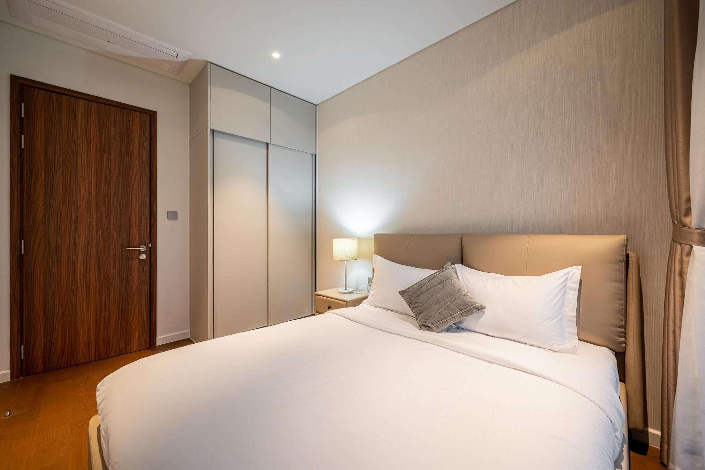 Metropole Condo City Central Sy's Home
