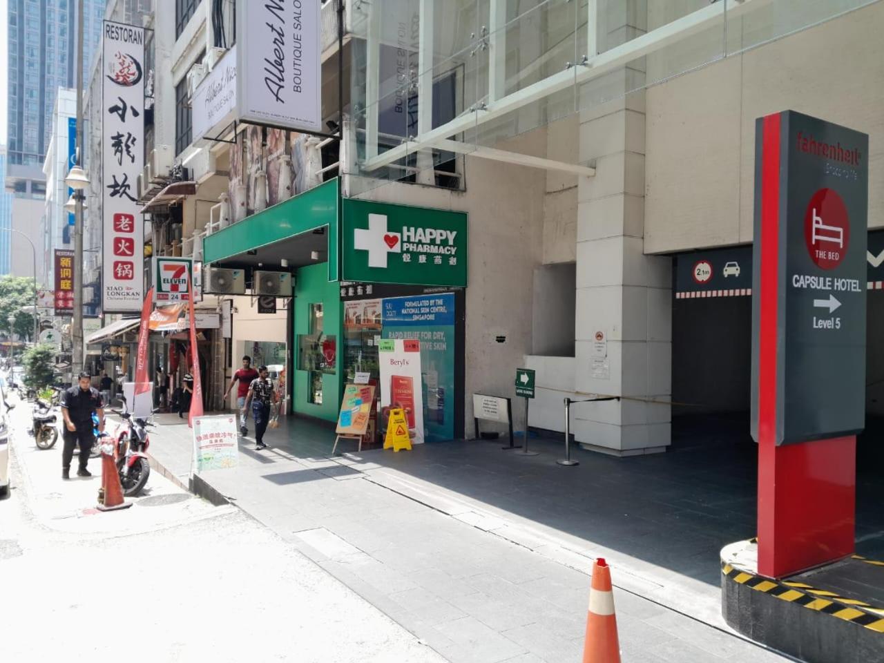 5 sec to Pavilion Mall 16-23 People Fahrenheit Suites 88 Jalan Bukit Bintang
