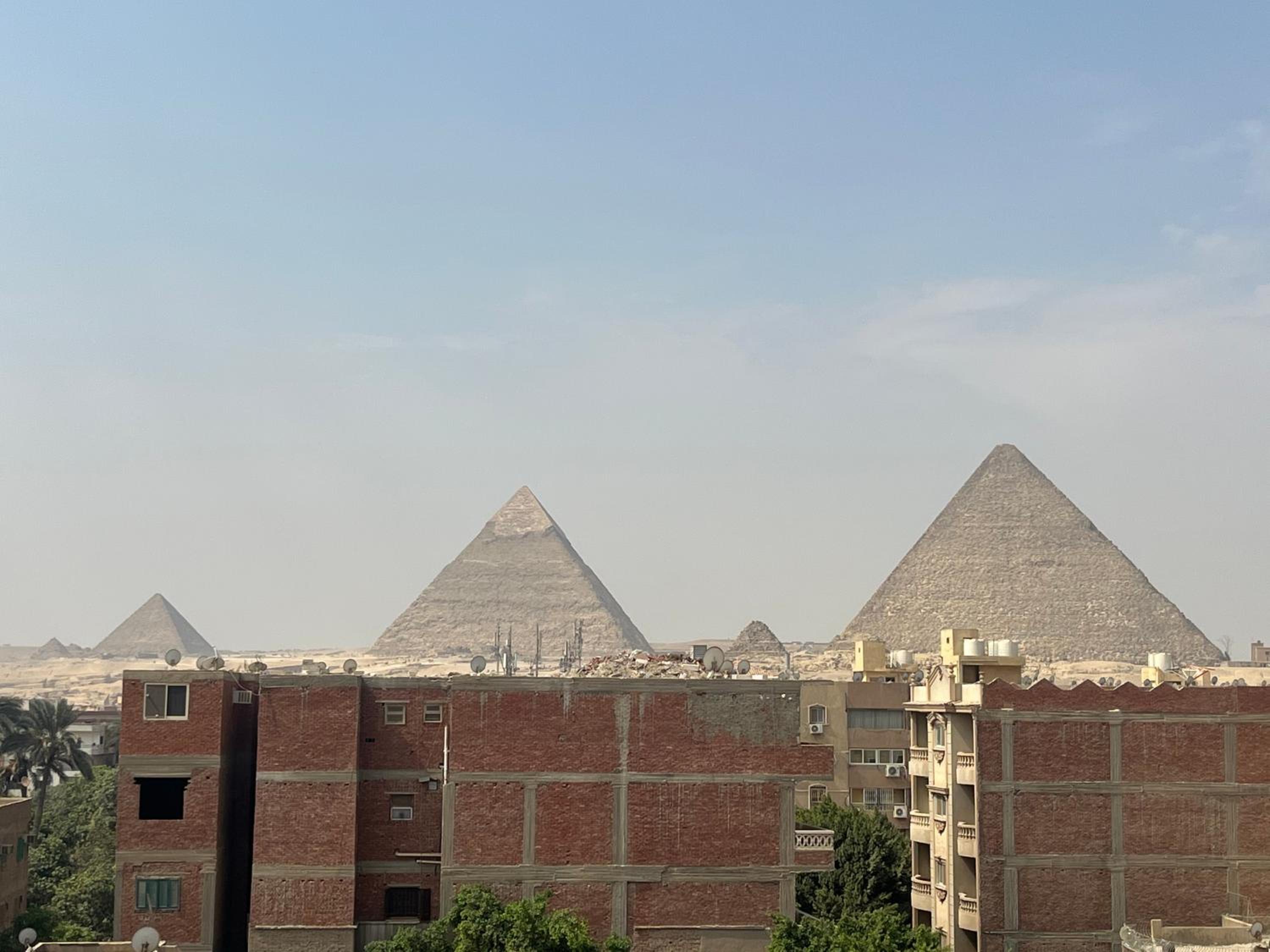 Badr pyramids inn