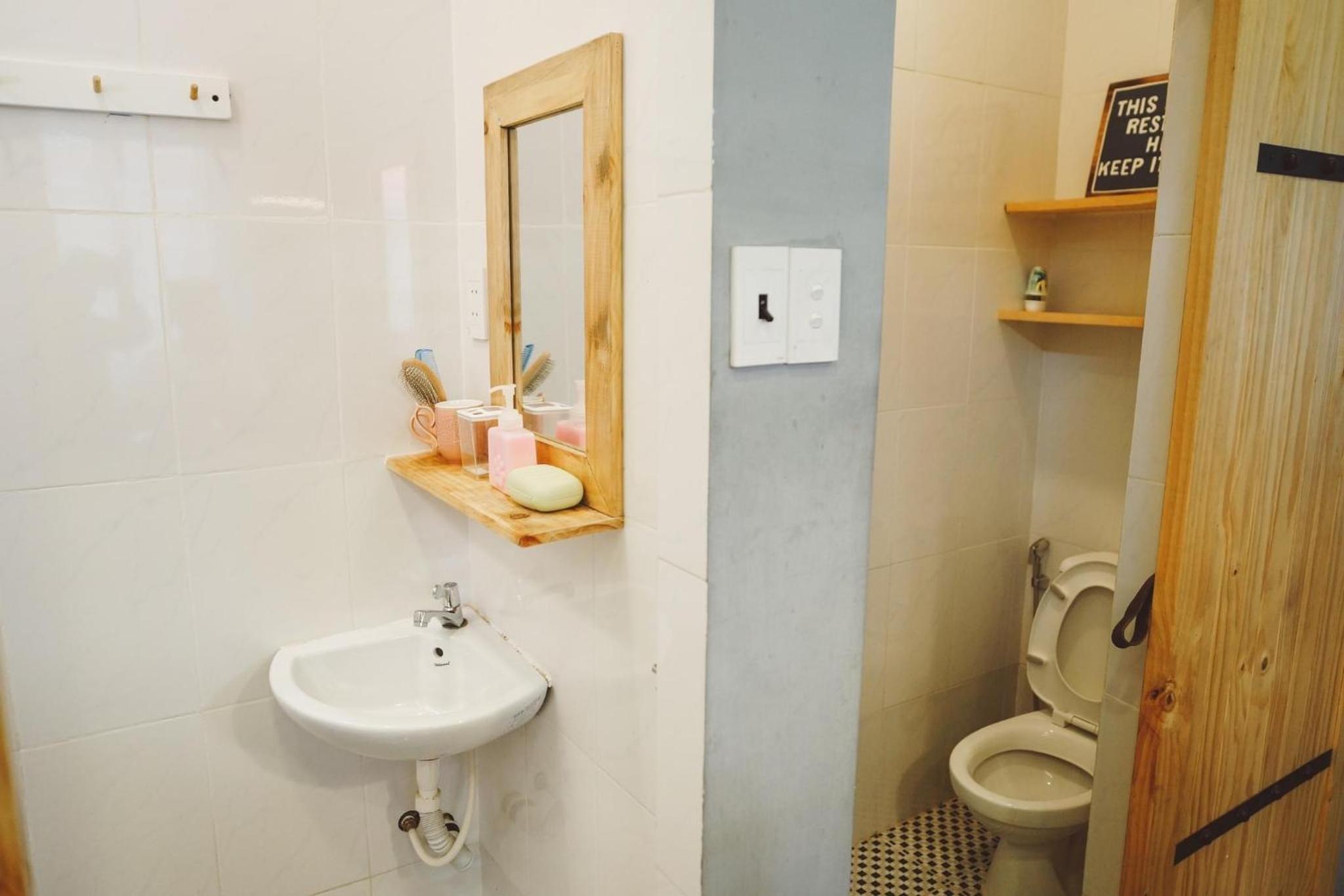 Stay&Chill H.2 Steps away from bustling Bui Vien
