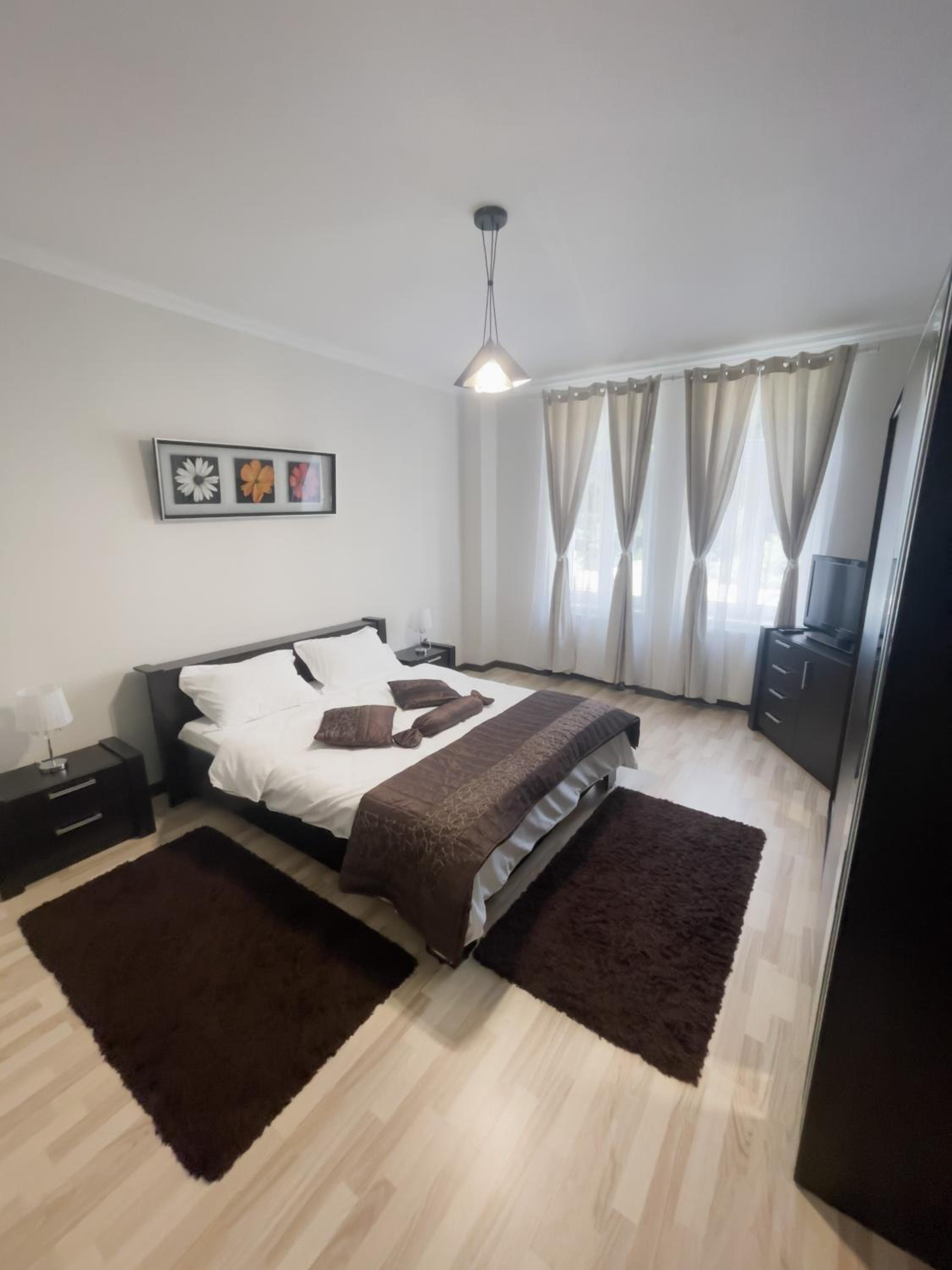Enjoy Apartments - Central Villa Retreat view 5