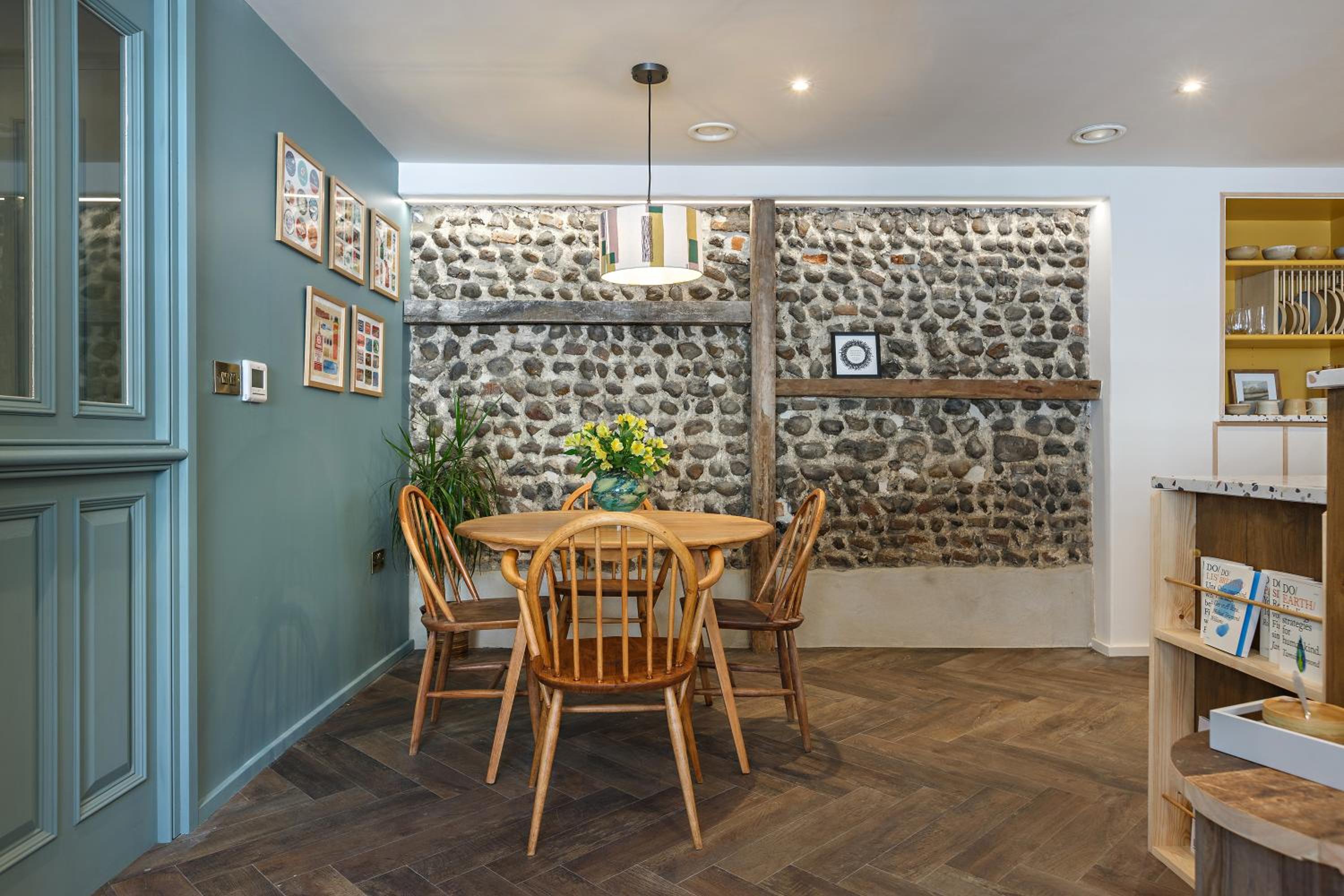 Hotel Shirehall Apartments