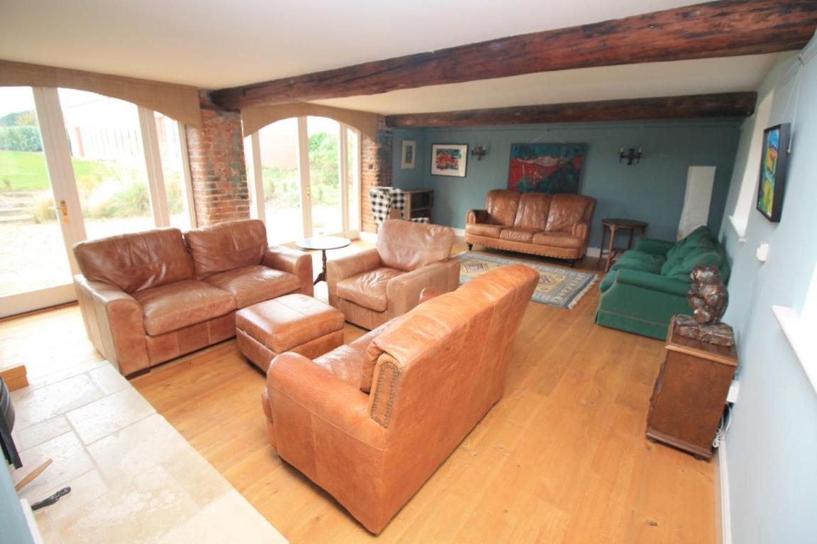 Country Retreat, hot tub, games room, dog friendly