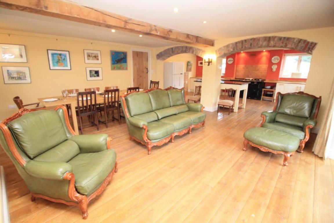 Country Retreat, hot tub, games room, dog friendly