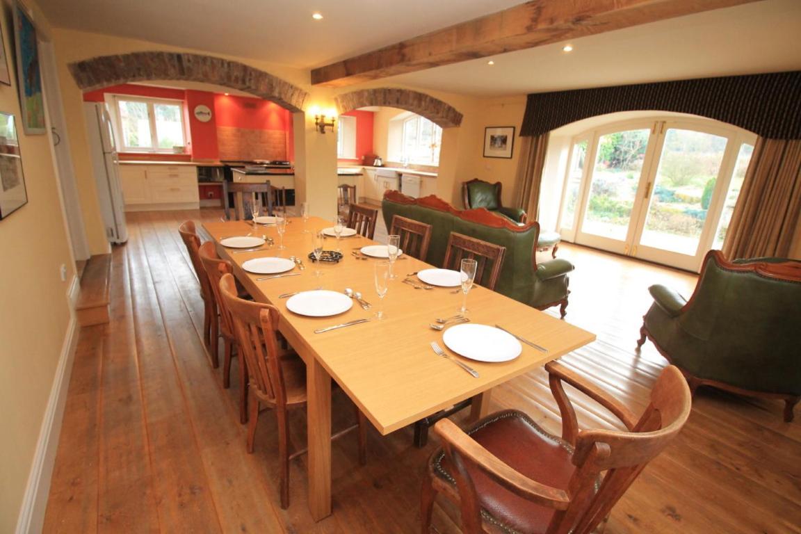 Country Retreat, hot tub, games room, dog friendly