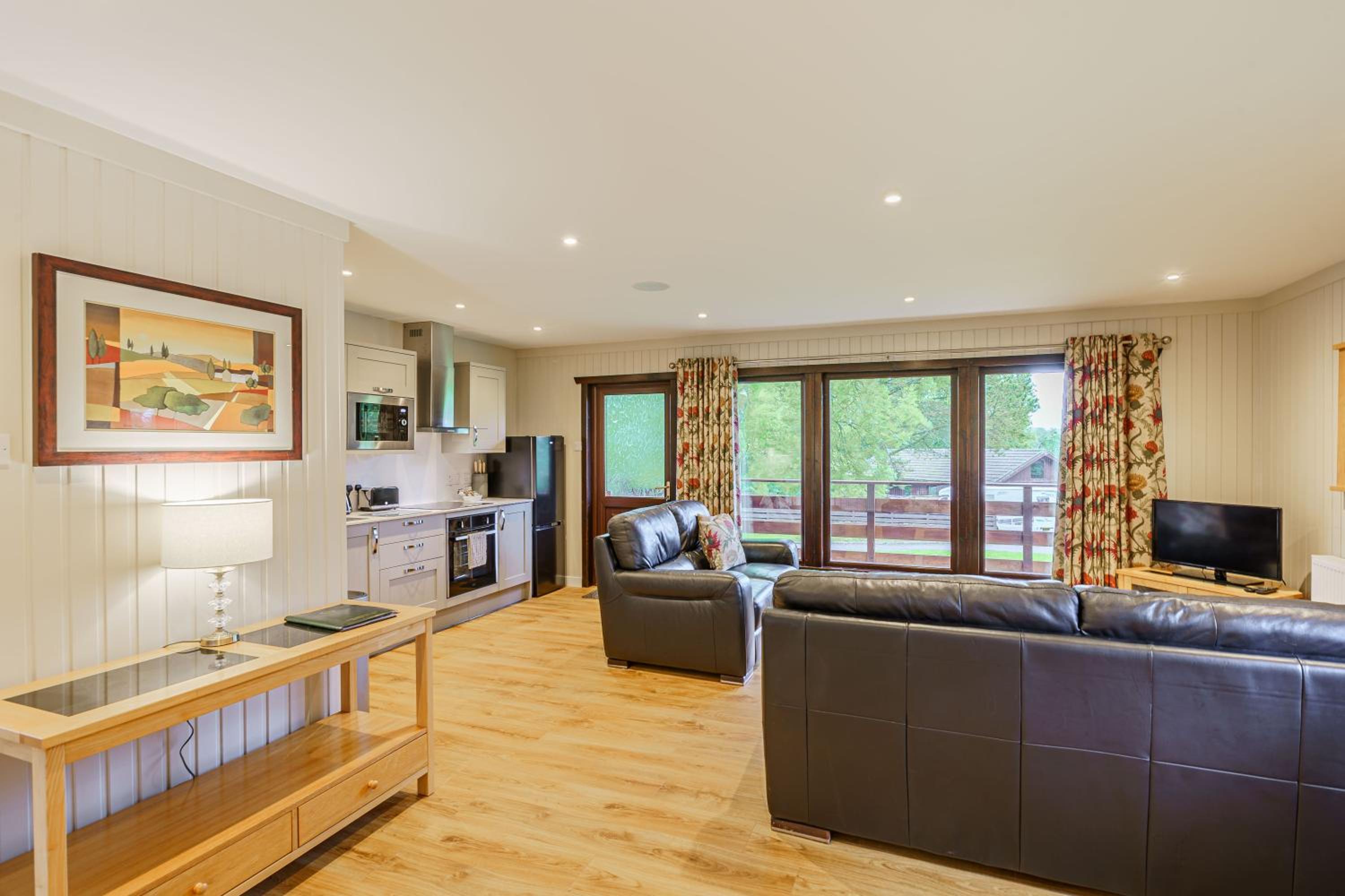 Bluebell Lodge 4 with Hot Tub