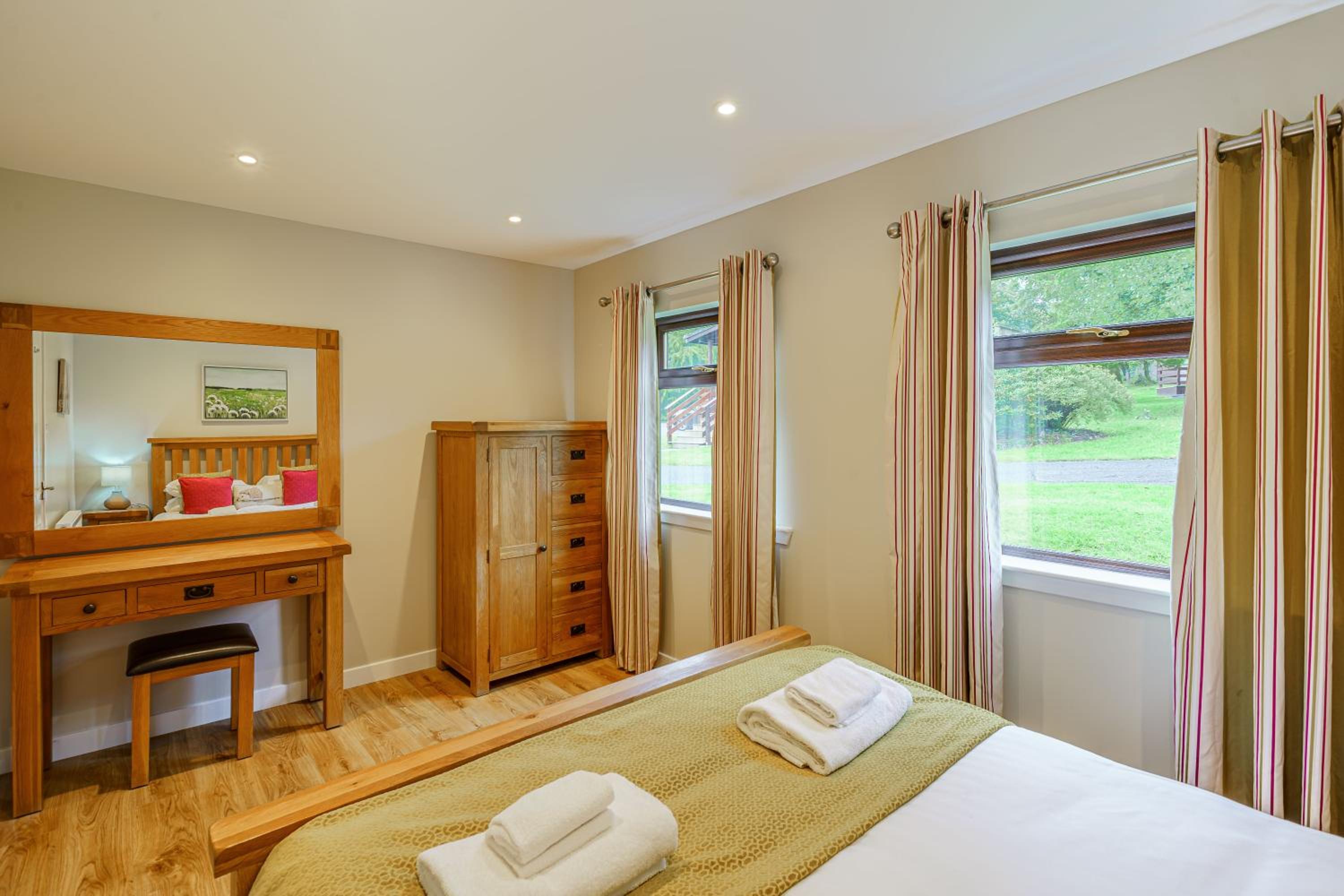Bluebell Lodge 4 with Hot Tub