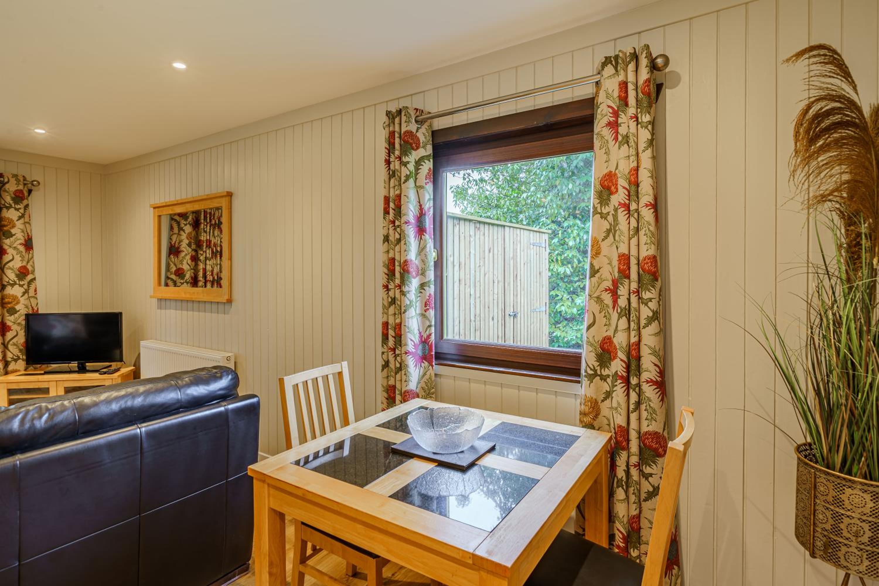 Bluebell Lodge 4 with Hot Tub